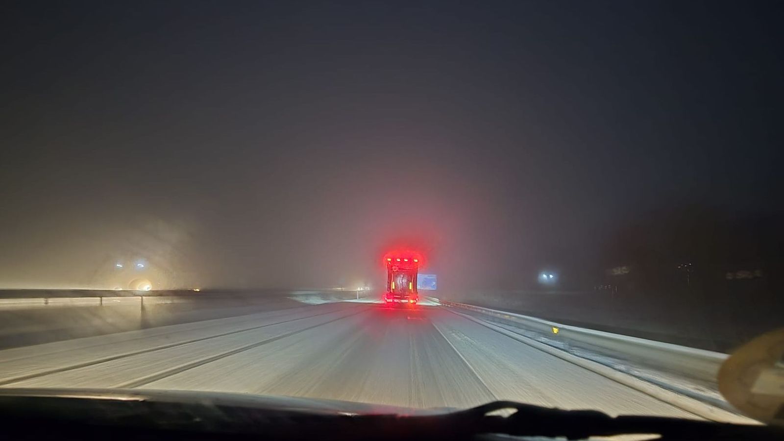 La nieve vuelve a cuajar en la A-66