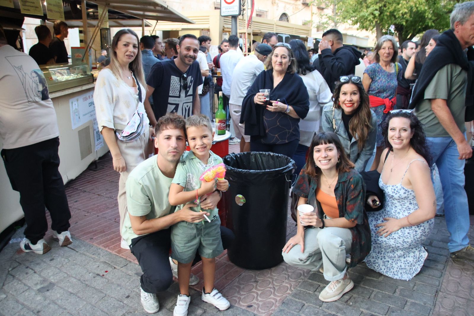 Ambiente de las casetas el  jueves por la tarde noche