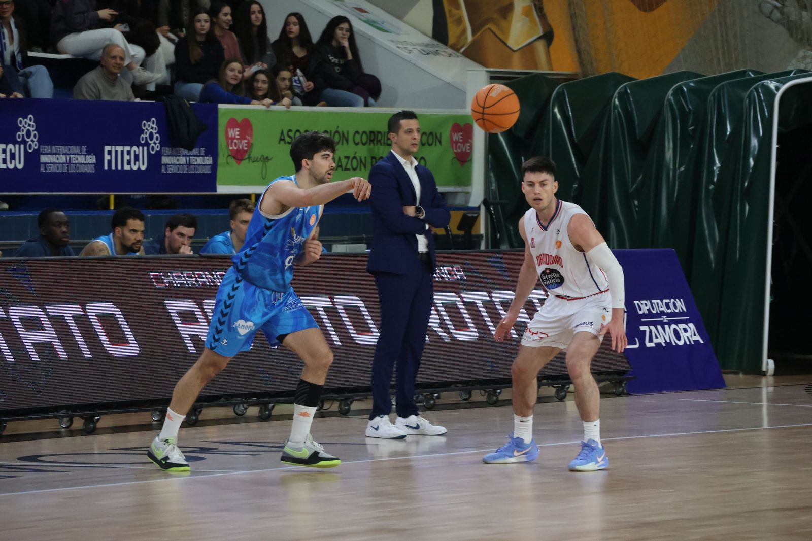 GALERÍA | Revive en imágenes el encuentro entre el CB Zamora y el Obradoiro