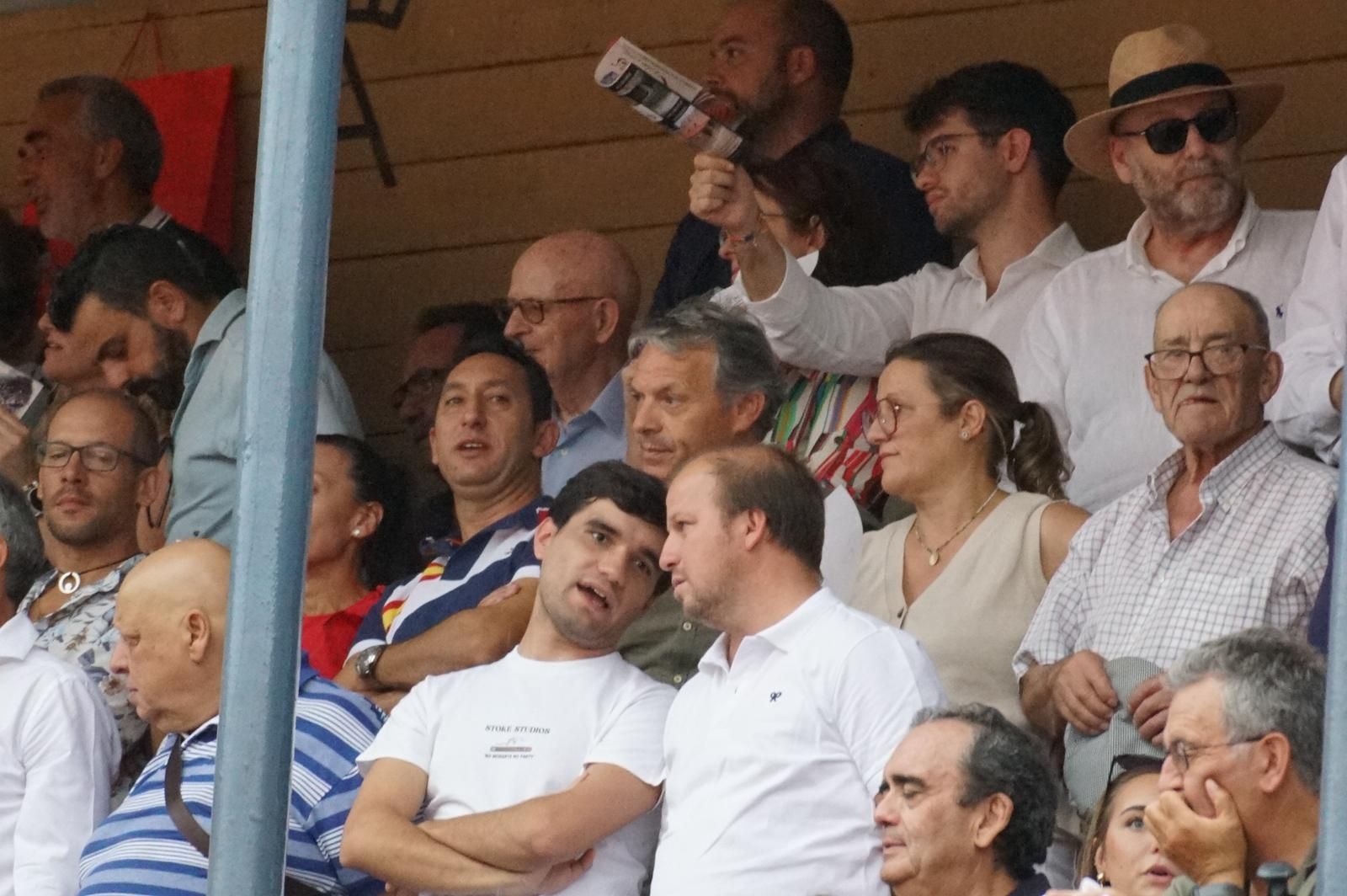 Gran ambiente en La Glorieta para la tarde de toros de Morante de la Puebla, Ismael Martín y Marco Pérez