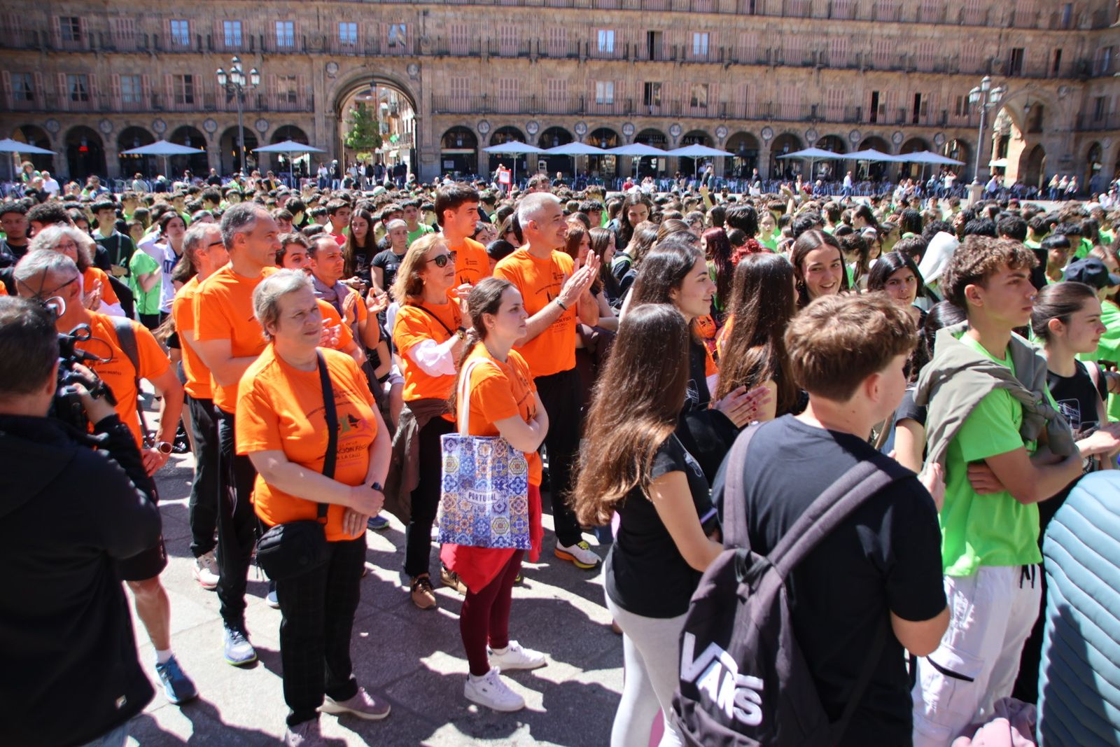 El alcalde de Salamanca, Carlos García Carbayo, participa en el Día de la Educación Física en la calle