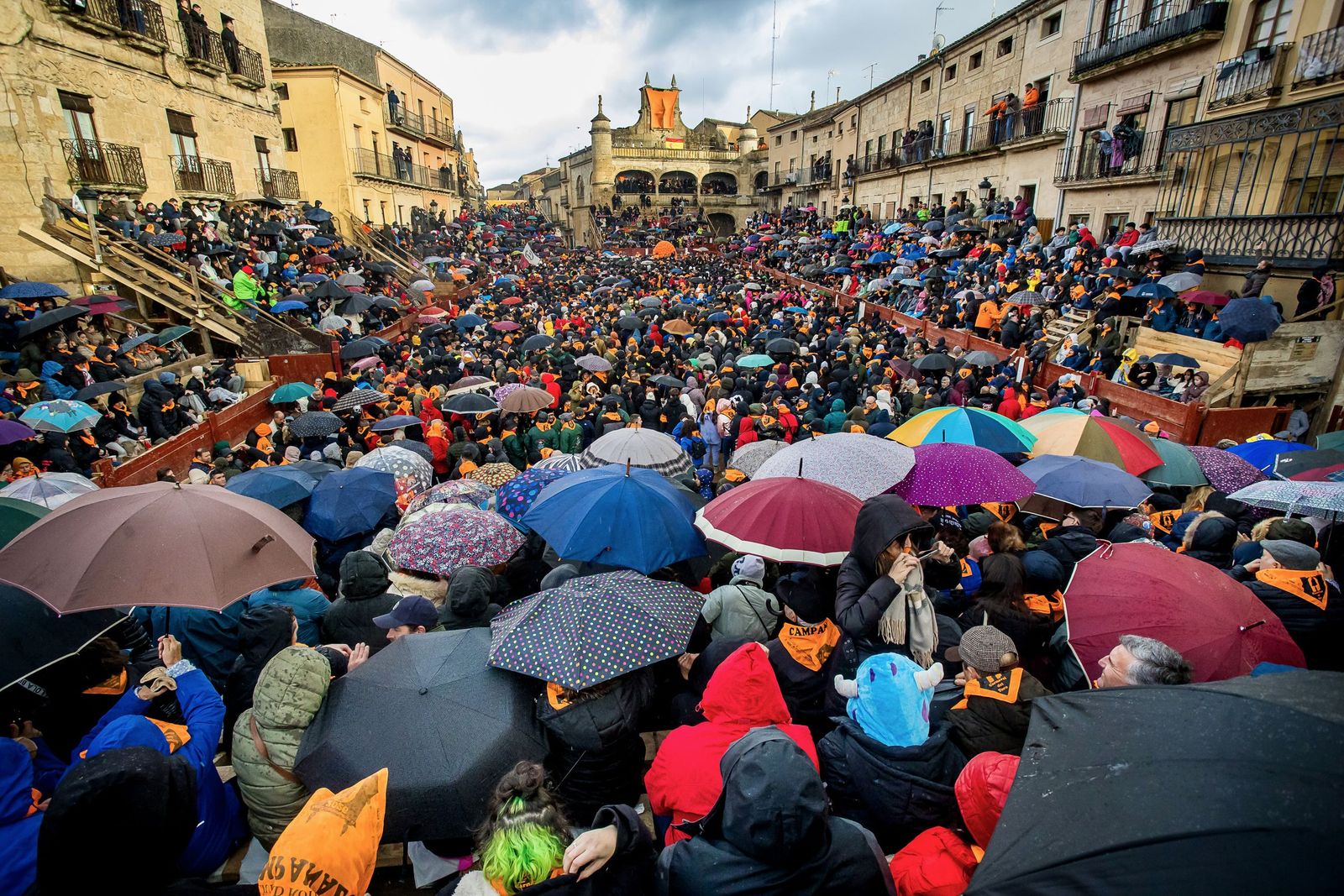 Gran ambiente en el inicio del Carnaval del Toro 2026: el Campanazo en imágenes