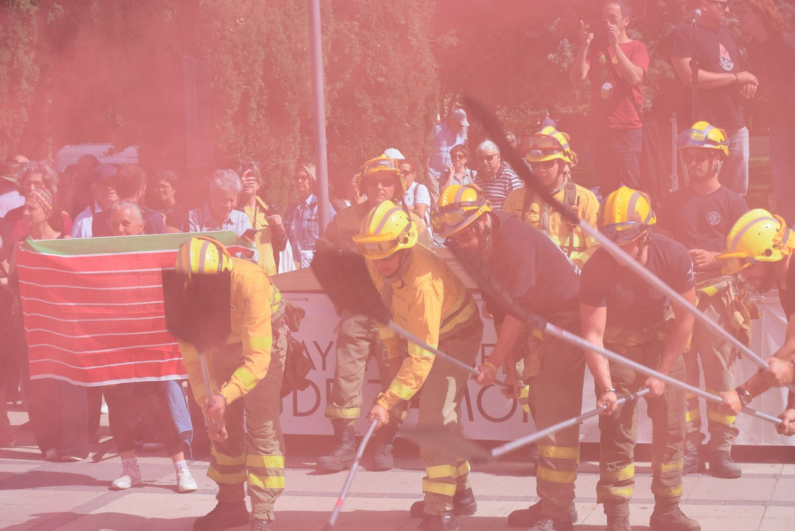 Concentración para reclamar "respeto y justicia" para Zamora tras los incendios