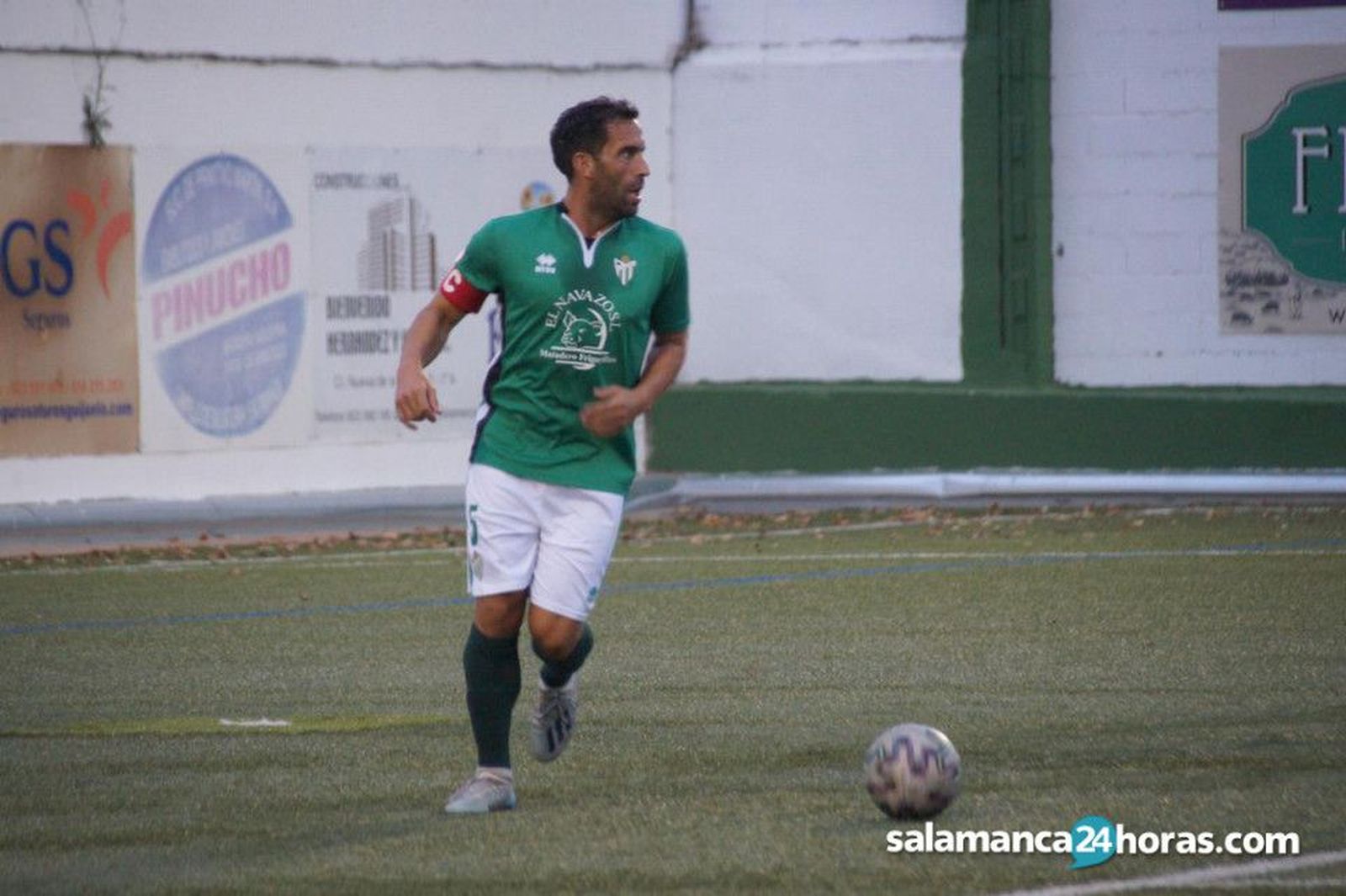 Jonathan, en un partido con el Guijuelo.