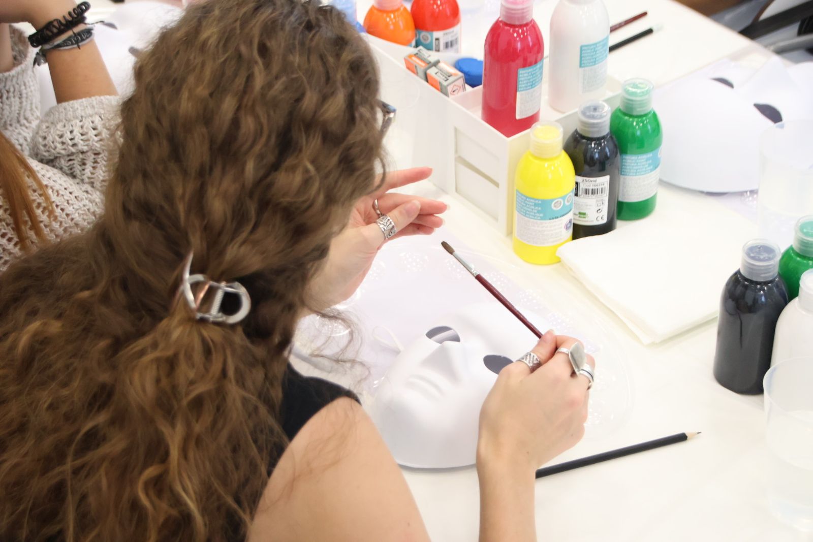 Taller de máscaras tradicionales incluido en la programación del Mes de la Hispanidad