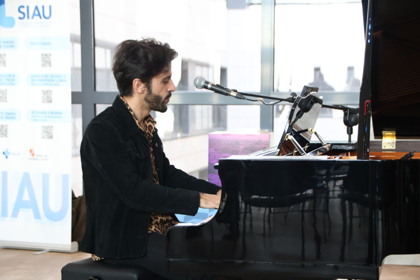 Concierto en el hall principal del Hospital de Salamanca, enmarcado dentro de los actos del 50 Aniversario del Hospital Clínico Universitario de Salamanca
