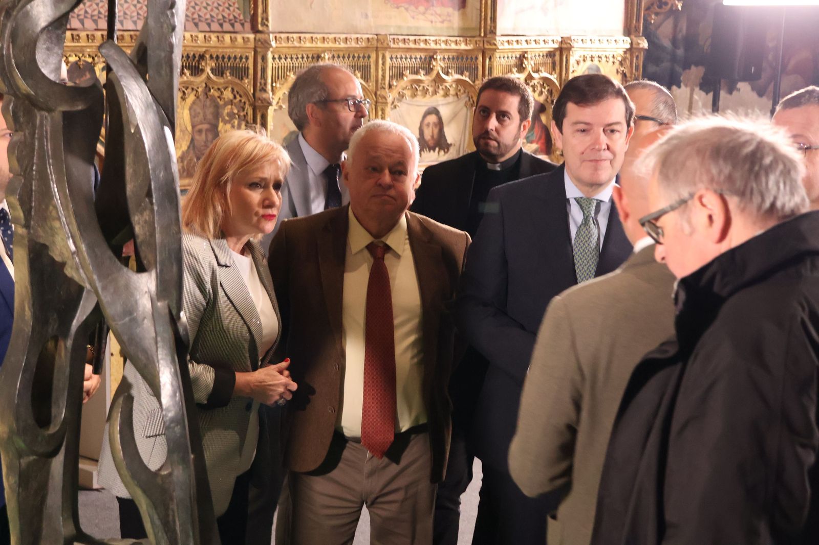 GALERÍA | La visita de Alfonso Fernández Mañueco a la Catedral de Zamora, en imágenes