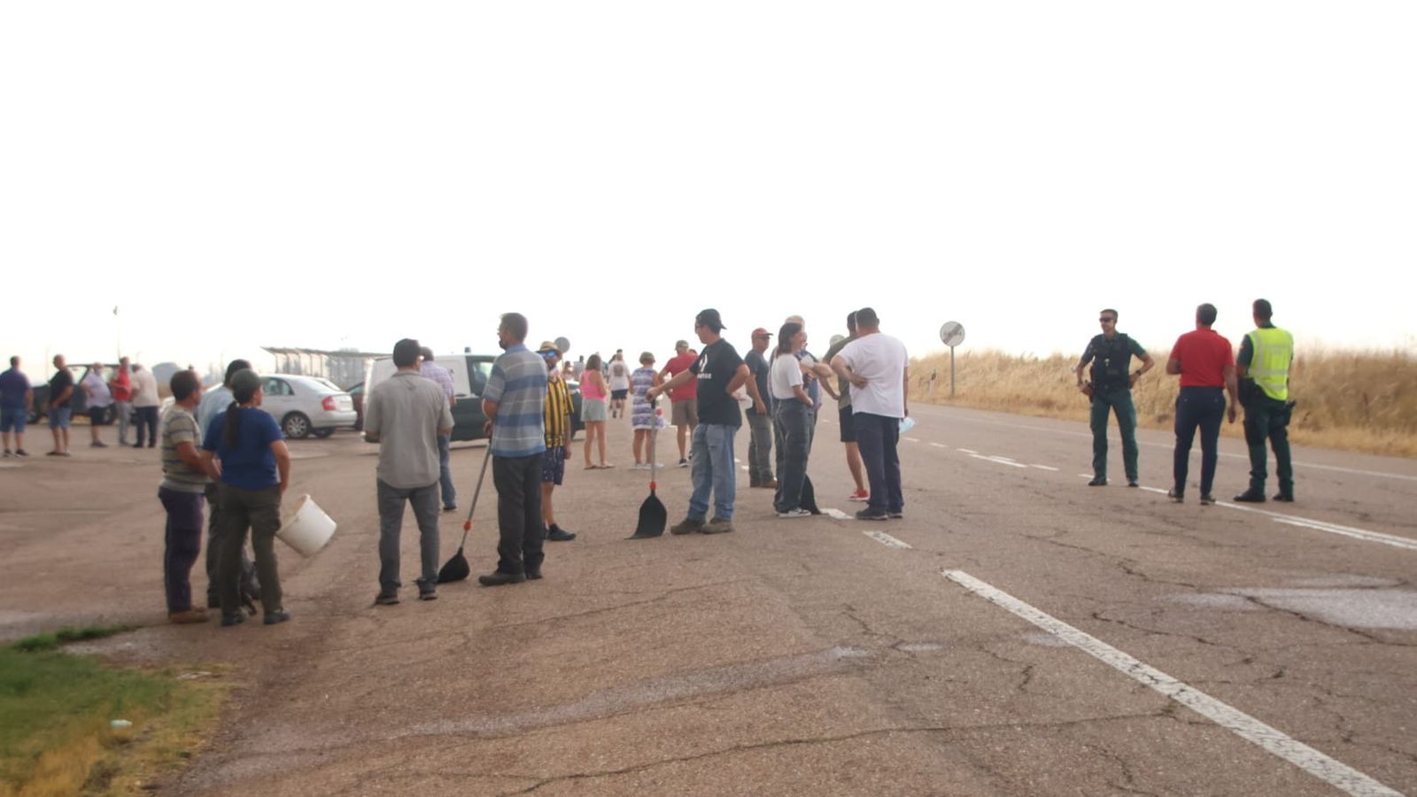 Un incendio de nivel 2 afecta al entorno rural de Martín de Yeltes