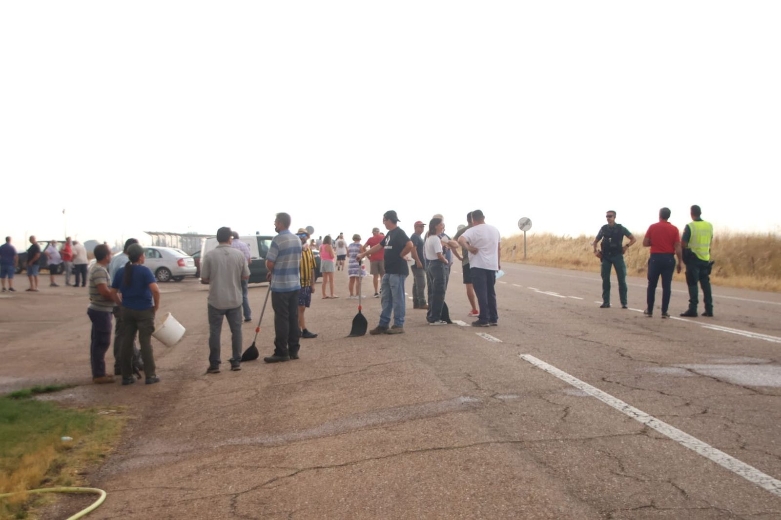 Un incendio de nivel 2 afecta al entorno rural de Martín de Yeltes