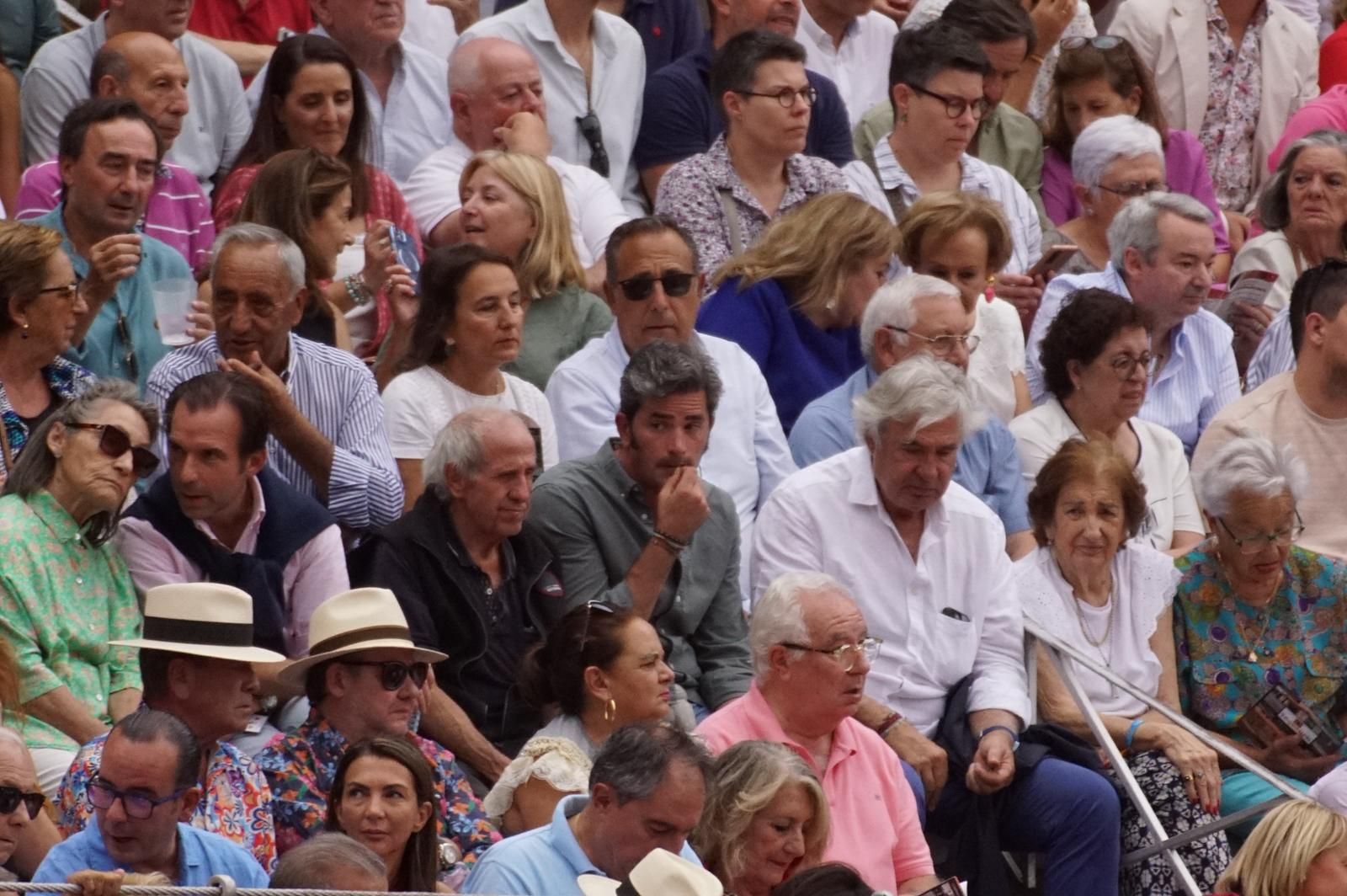 Gran ambiente en La Glorieta para la tarde de toros de Morante de la Puebla, Ismael Martín y Marco Pérez