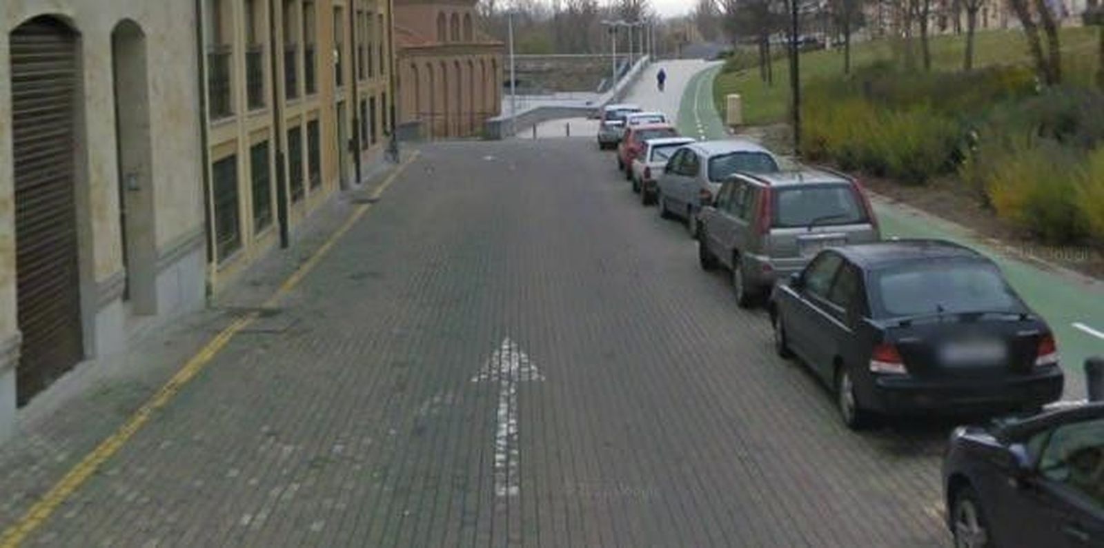 La Policía Nacional detiene a un ladrón de coches en la calle Santiago La Policía Nacional detiene a un ladrón de coches en la calle Santiago