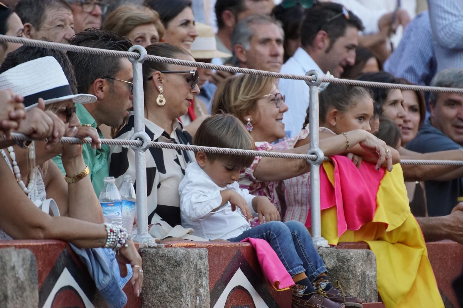 Así ha vivido la afición de La Glorieta el primer cartel de figuras de la feria: imágenes del ambiente en los tendidos y en el patio de cuadrillas