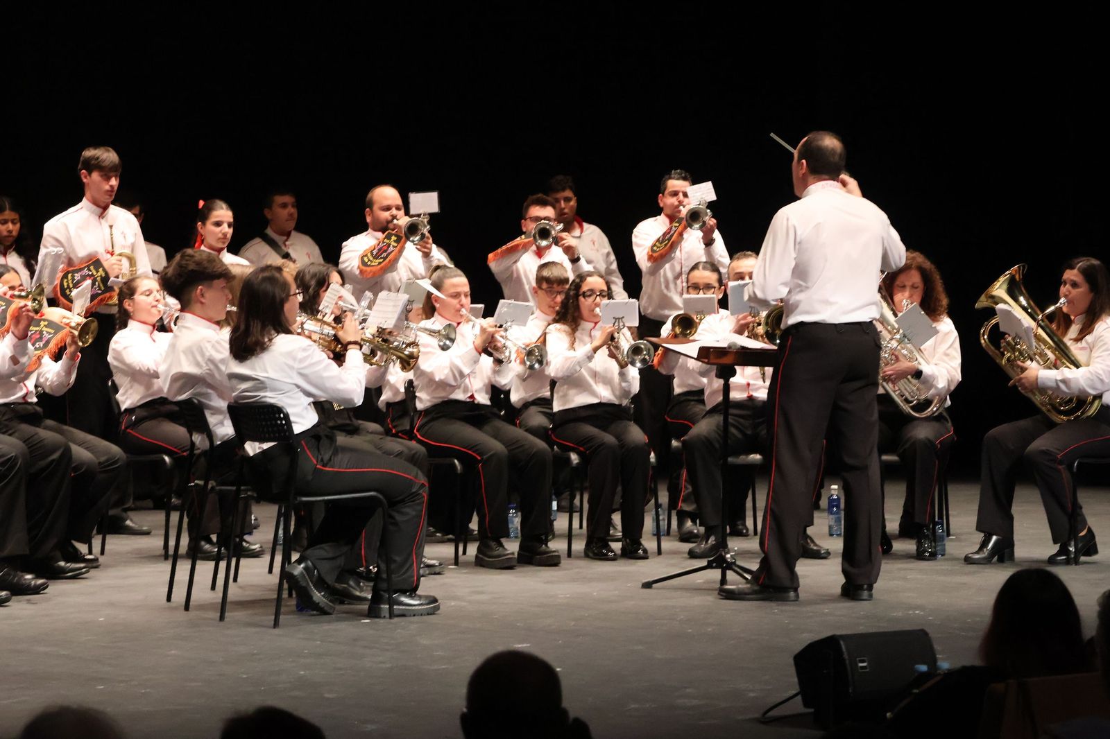 GALERÍA | Revive un Certamen de Cornetas y Tambores lleno de música y emoción