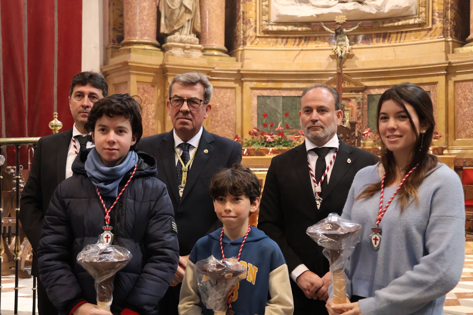 entrada-de-nuevos-hermanos-de-la-cofradia-del-silencio-20