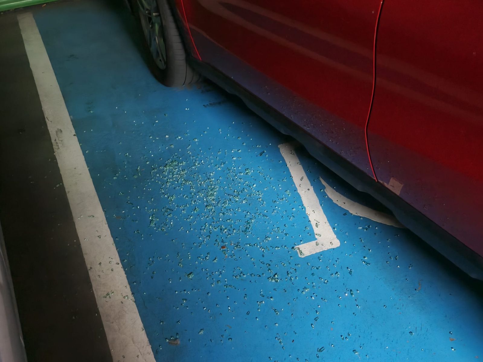 Saquean doce coches de madrugada en el parking de la avenida de Portugal