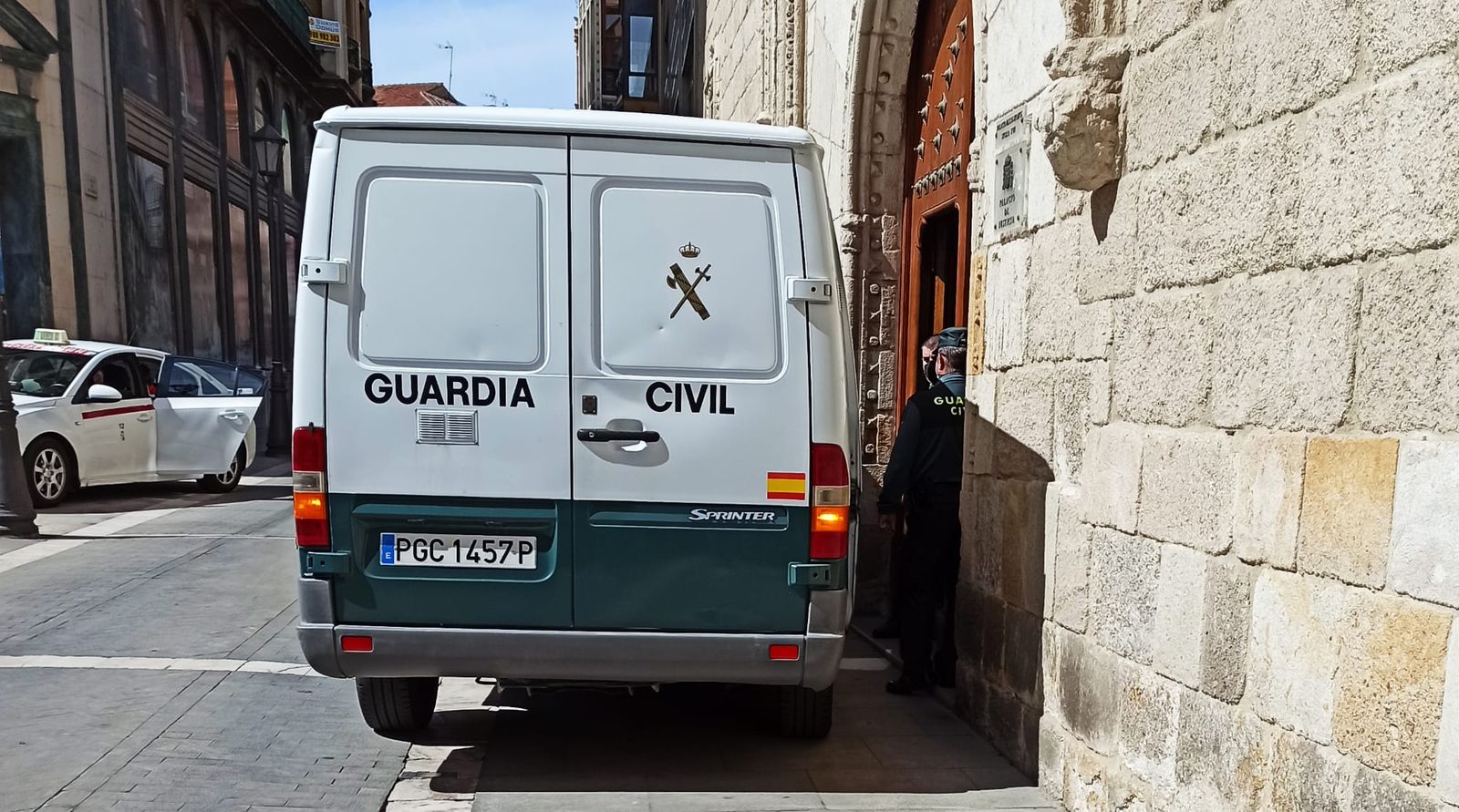 Entrada detenidos juzgados