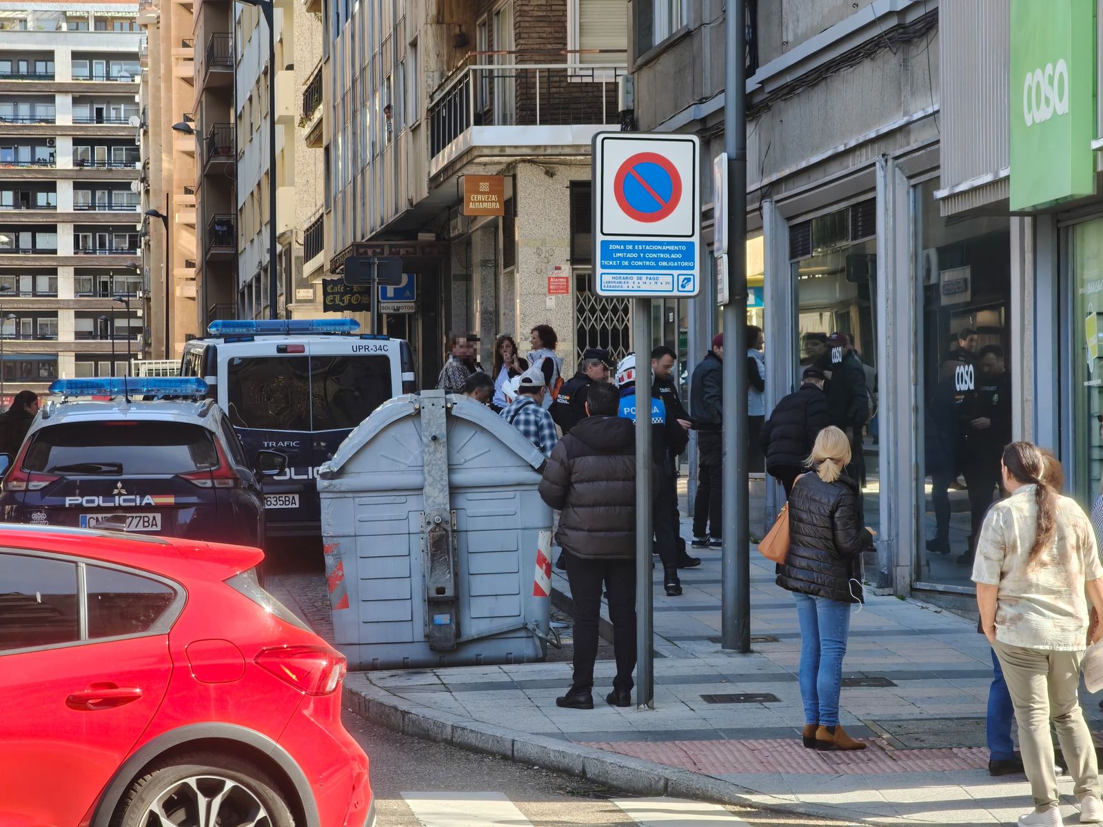 policia-local-y-nacional-en-la-calle-rodriguez-fabres-3