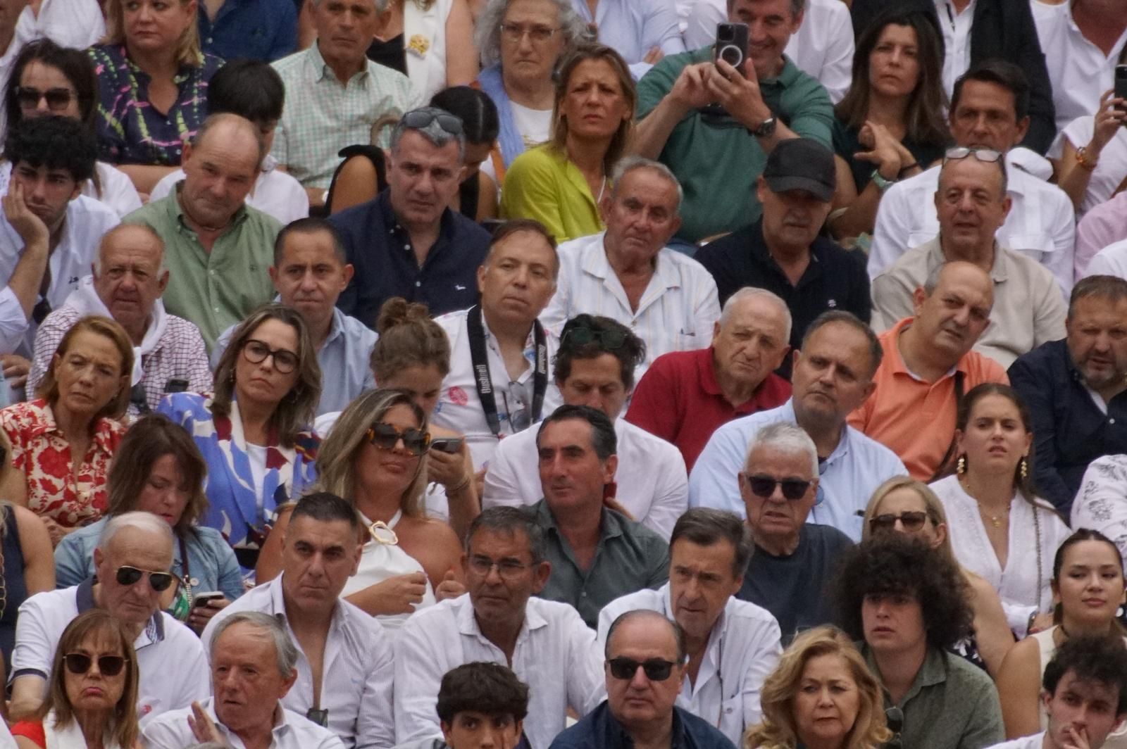 Gran ambiente en La Glorieta para la tarde de toros de Morante de la Puebla, Ismael Martín y Marco Pérez