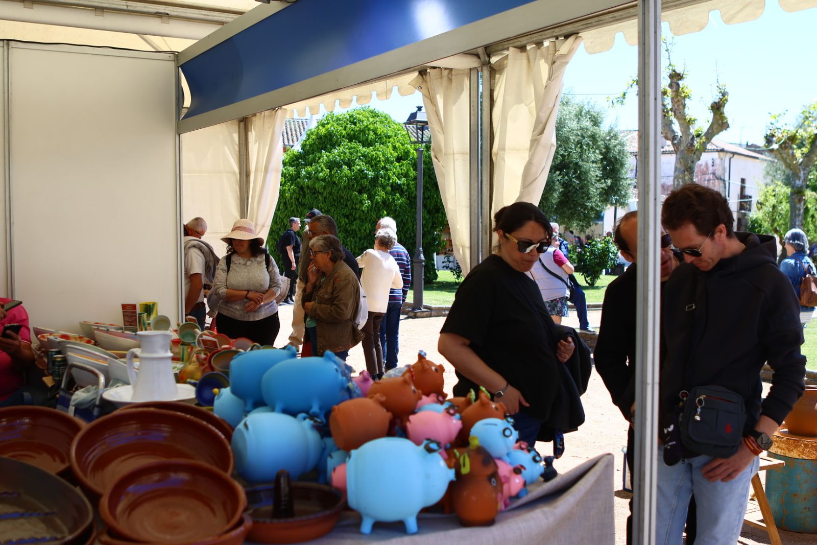 Ledesma ensalza la tradición salmantina con su Feria Alimentaria y Muestra Artesana