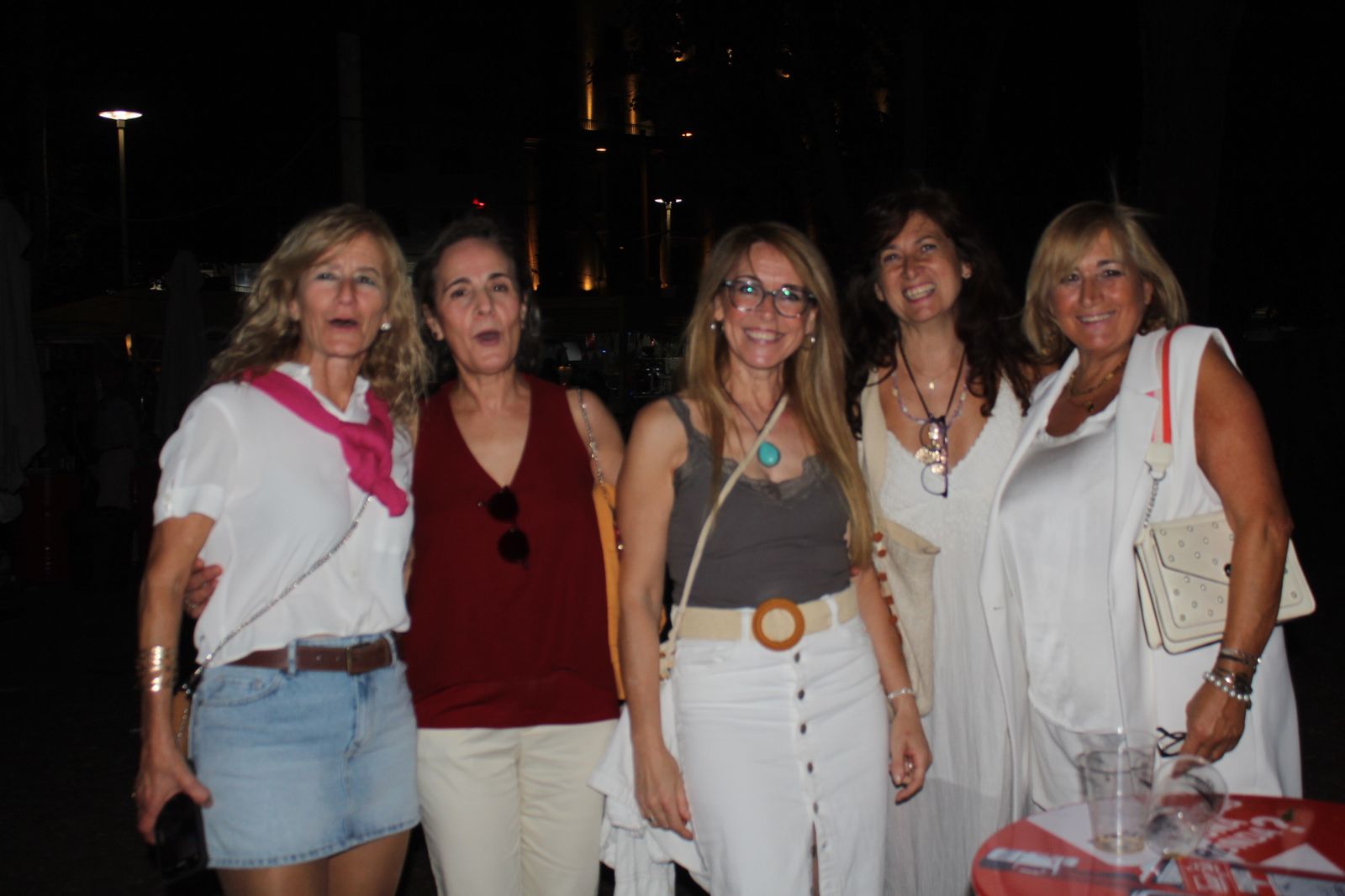 Ambiente en la Feria de Día en la tarde de este lunes