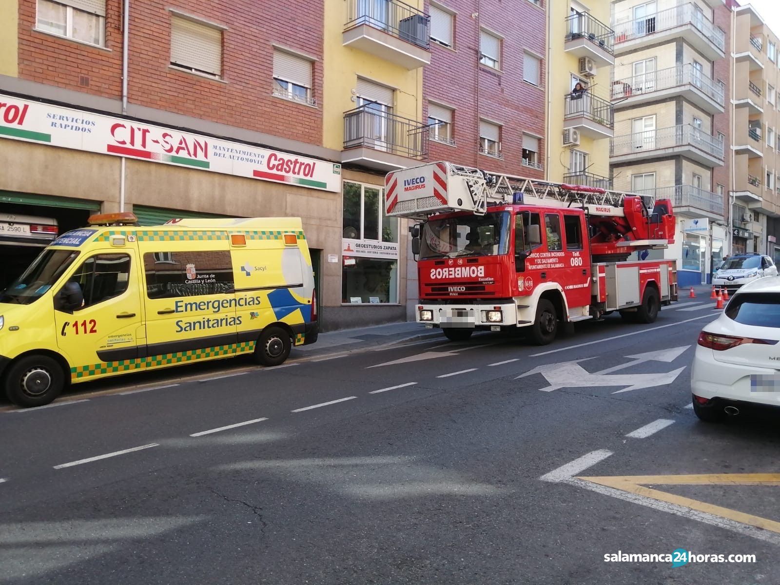 Intervención de los Bomberos en Camino de las Aguas 3