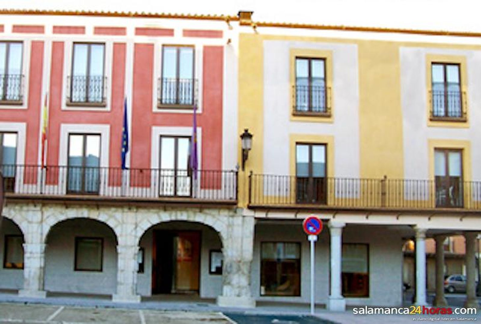 El edificio del archivo municipal sufre filtraciones de agua