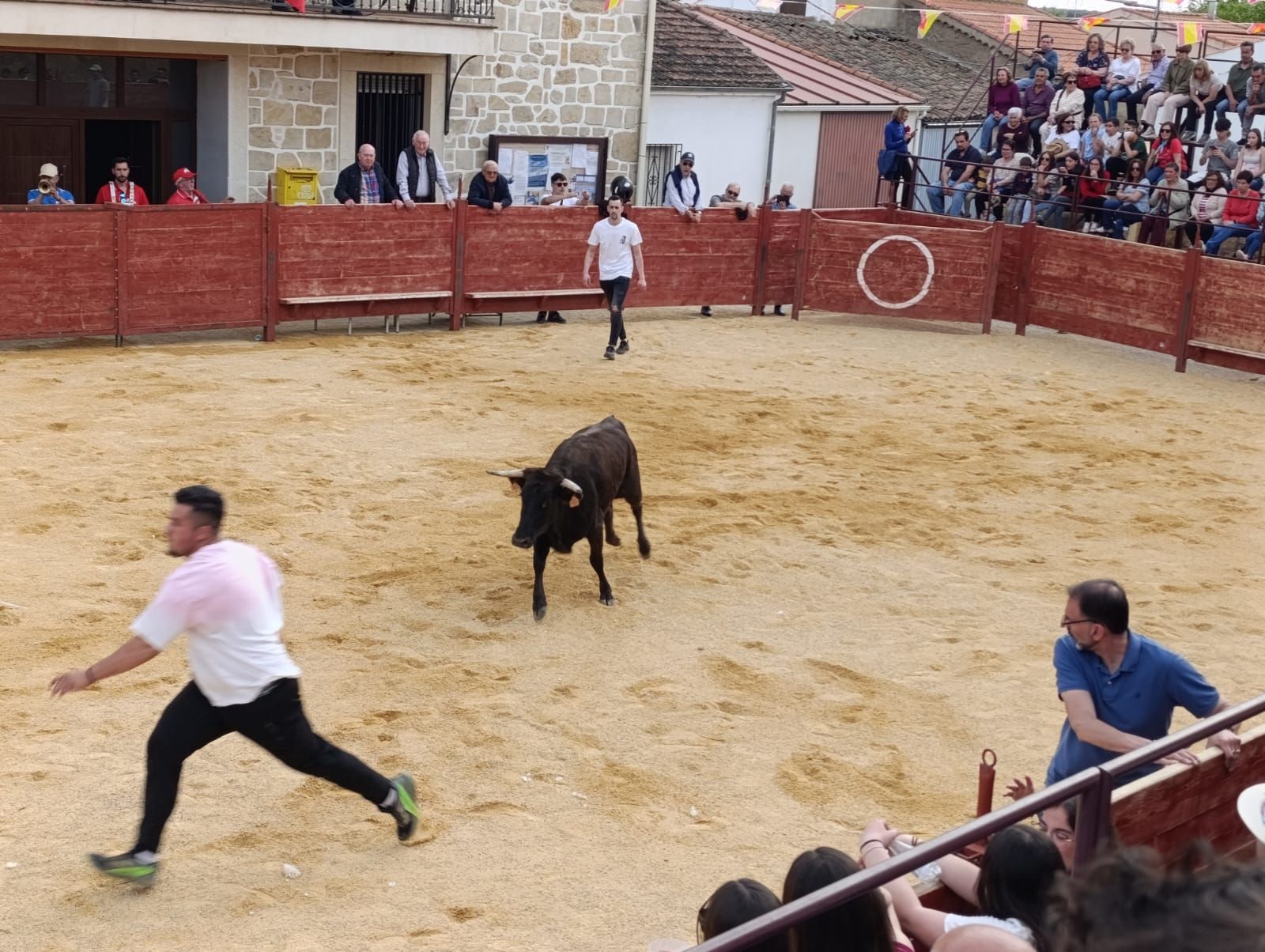 Suelta de vaquillas en Cabrillas. S24H.
