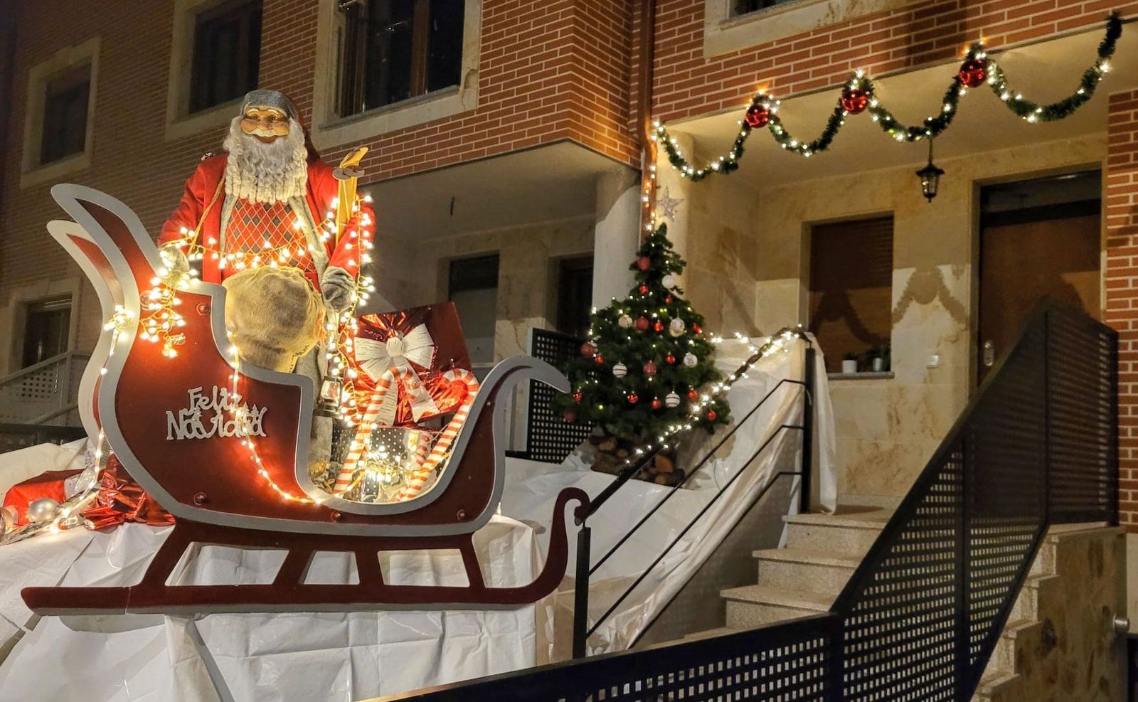 s-f-a-decoracion-navidena-situada-en-una-vivienda-de-villares-de-la-reina-2