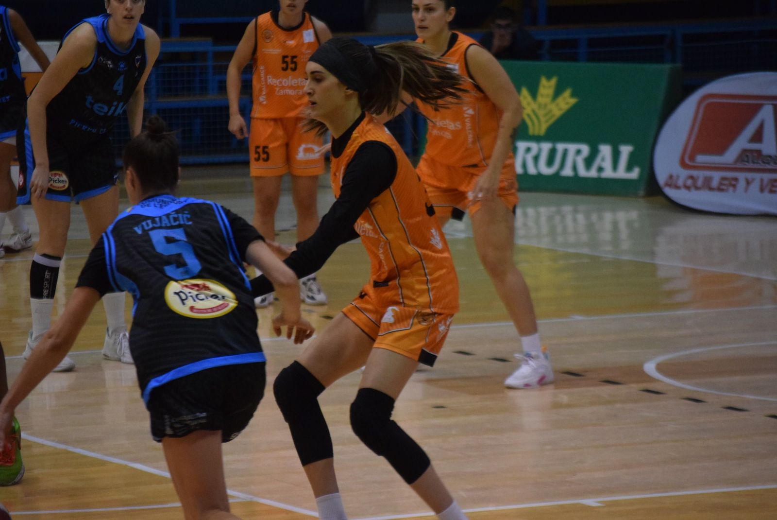 cd-zamarat-picken-claret-33