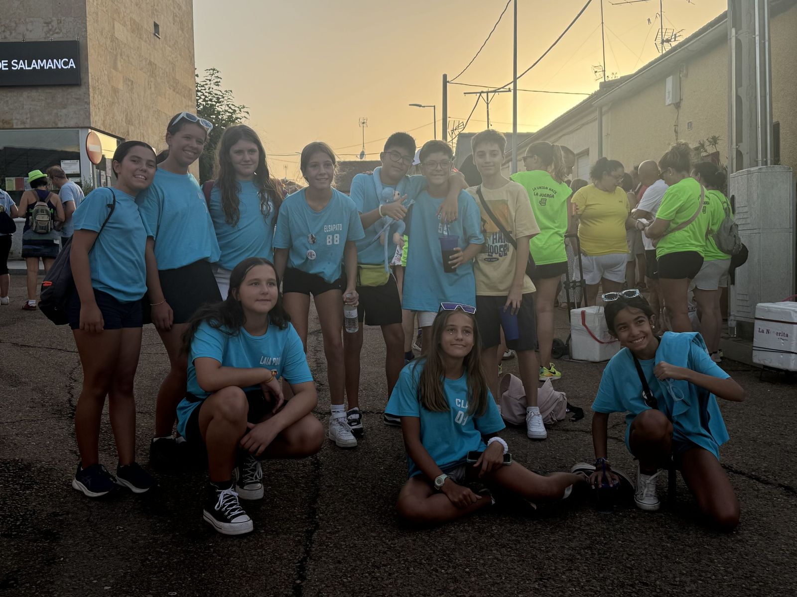 Doñinos de Salamanca. Pregón a cargo de la Asociación Noonan con Celia Vega Cepriá. Acto amenizado con sangría y la charanga El bombazo.