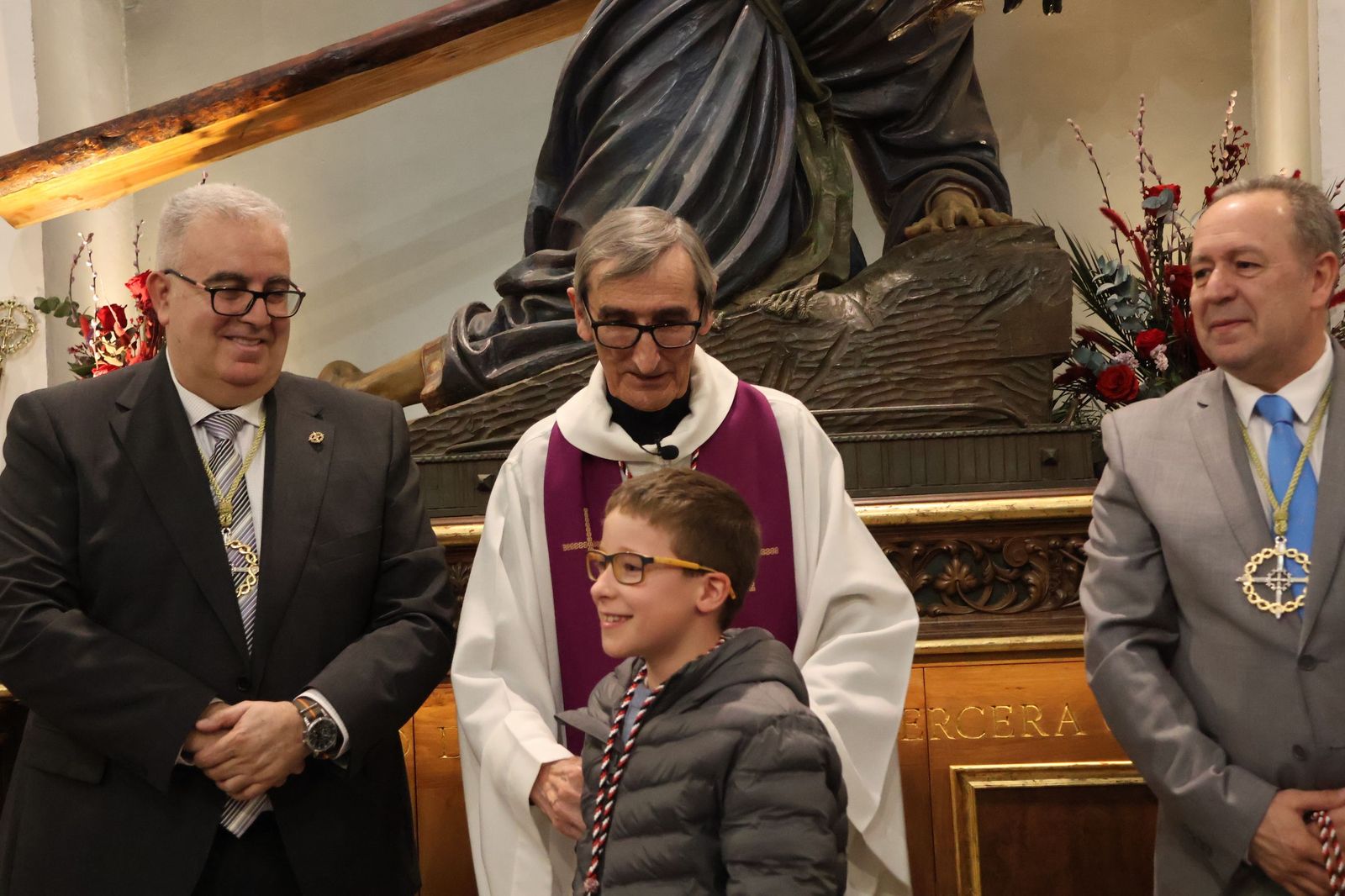 Entrada de nuevos hermanos de la Hermandad de Jesús en Su Tercera Caída (32).JPG