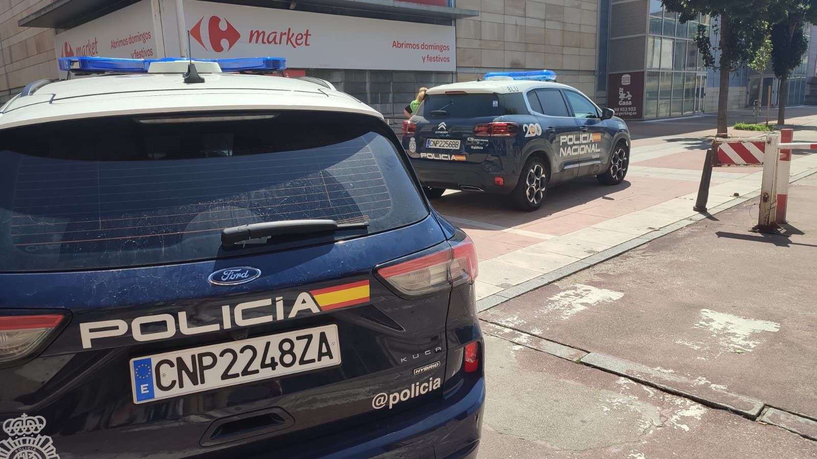 Policía Nacional en el paseo de la Estación Policía Nacional en el paseo de la Estación