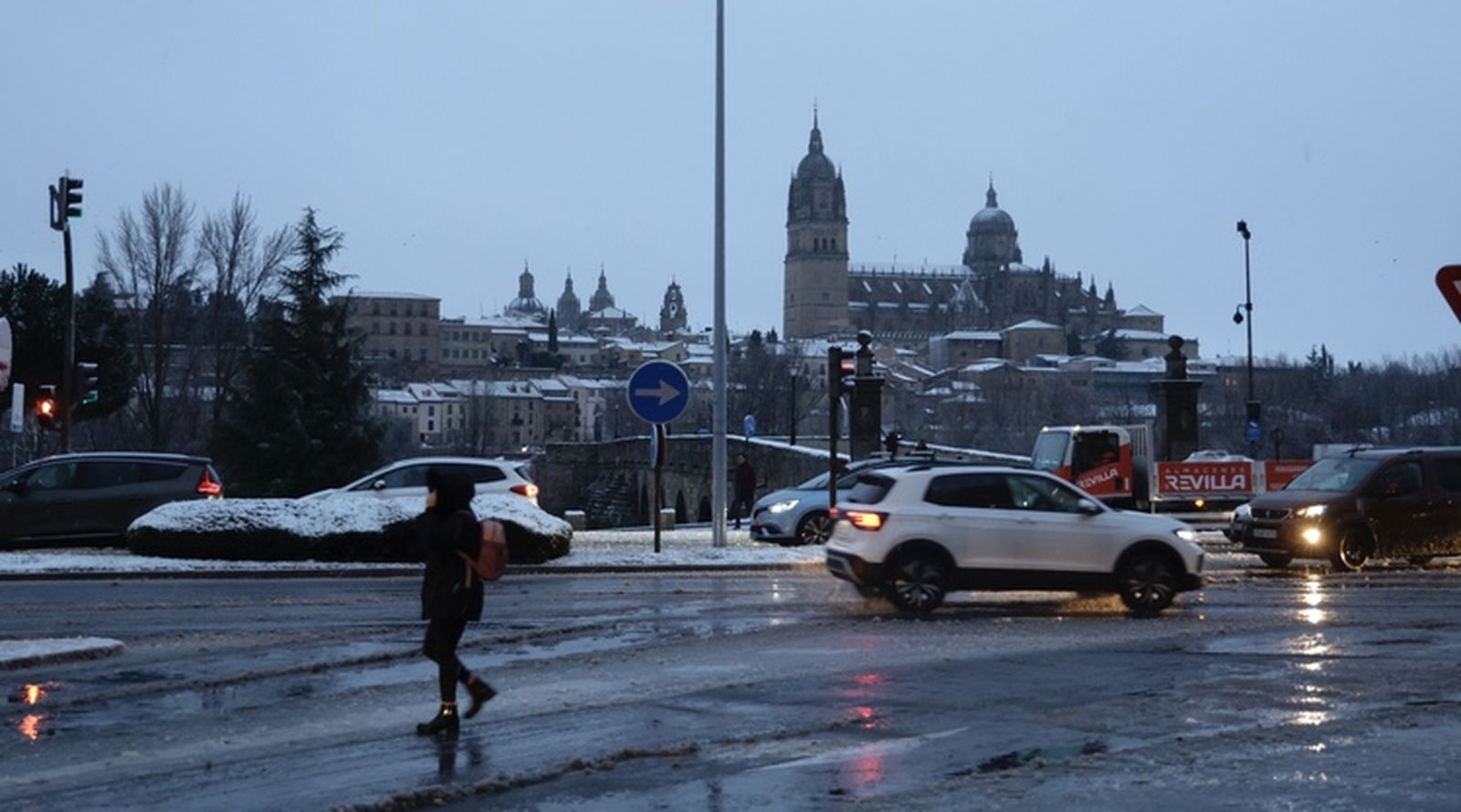 La nieve anega carreteras y tiñe de blanco Salamanca capital y provincia: imágenes de la nevada de este 28 de enero