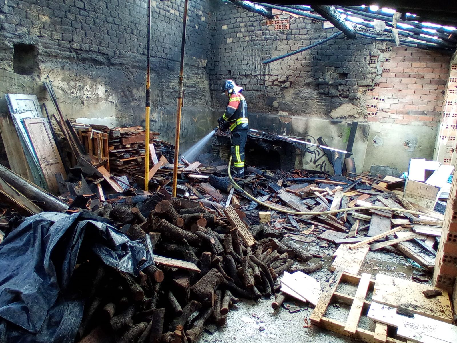 Arde el almacén de una vivienda en la localidad zamorana de El Perdigón