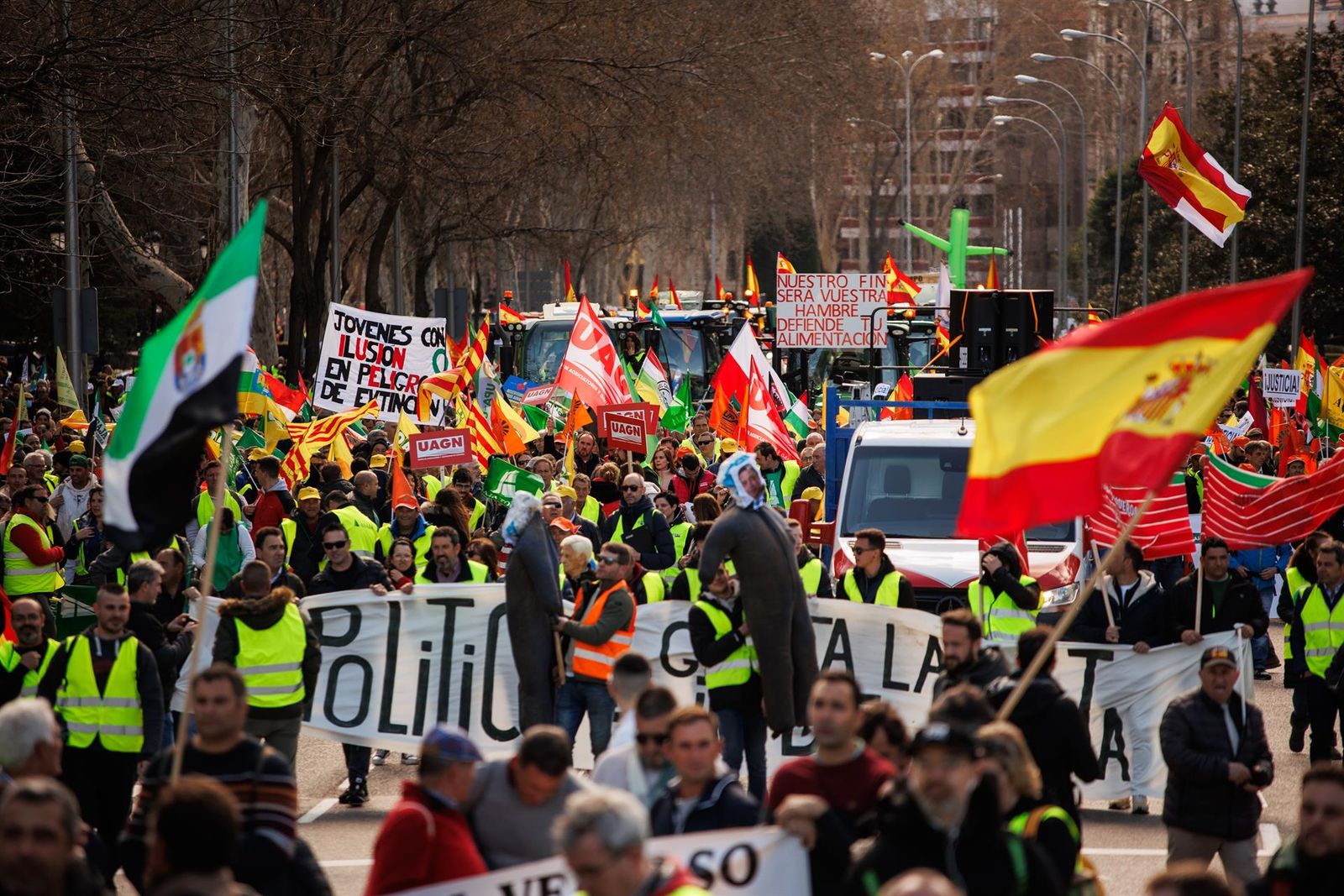Archivo   Agricultores durante una manifestación en el Paseo del Prado hacia la Oficina de la Comisión Europea en Madrid,   Alejandro Martínez Vélez   Europa Press   Archivo