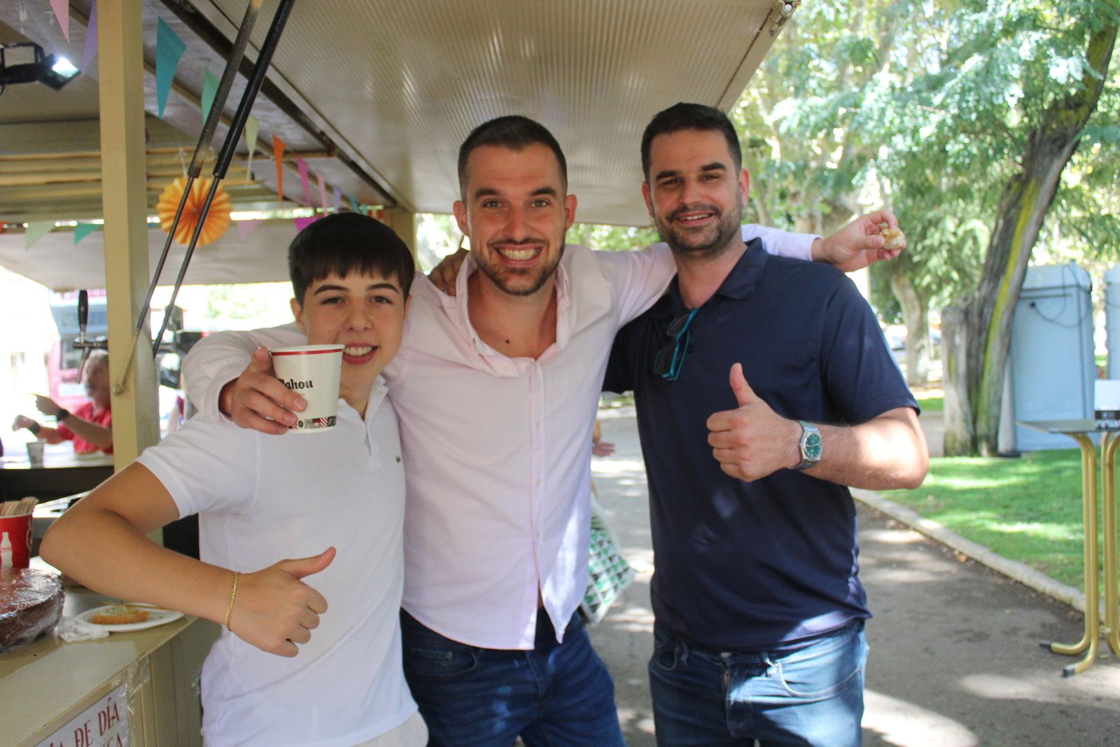 Ambiente en la Feria de Día en el mediodía de este sábado