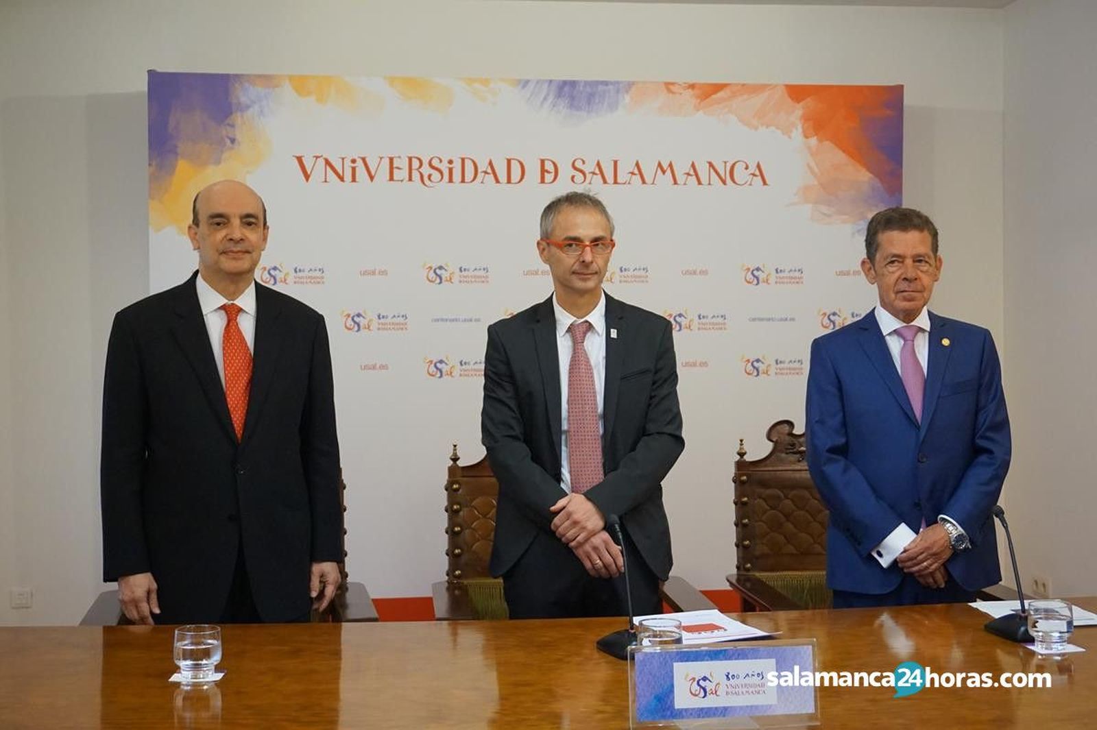 Presentación del honoris causa a roberto romero