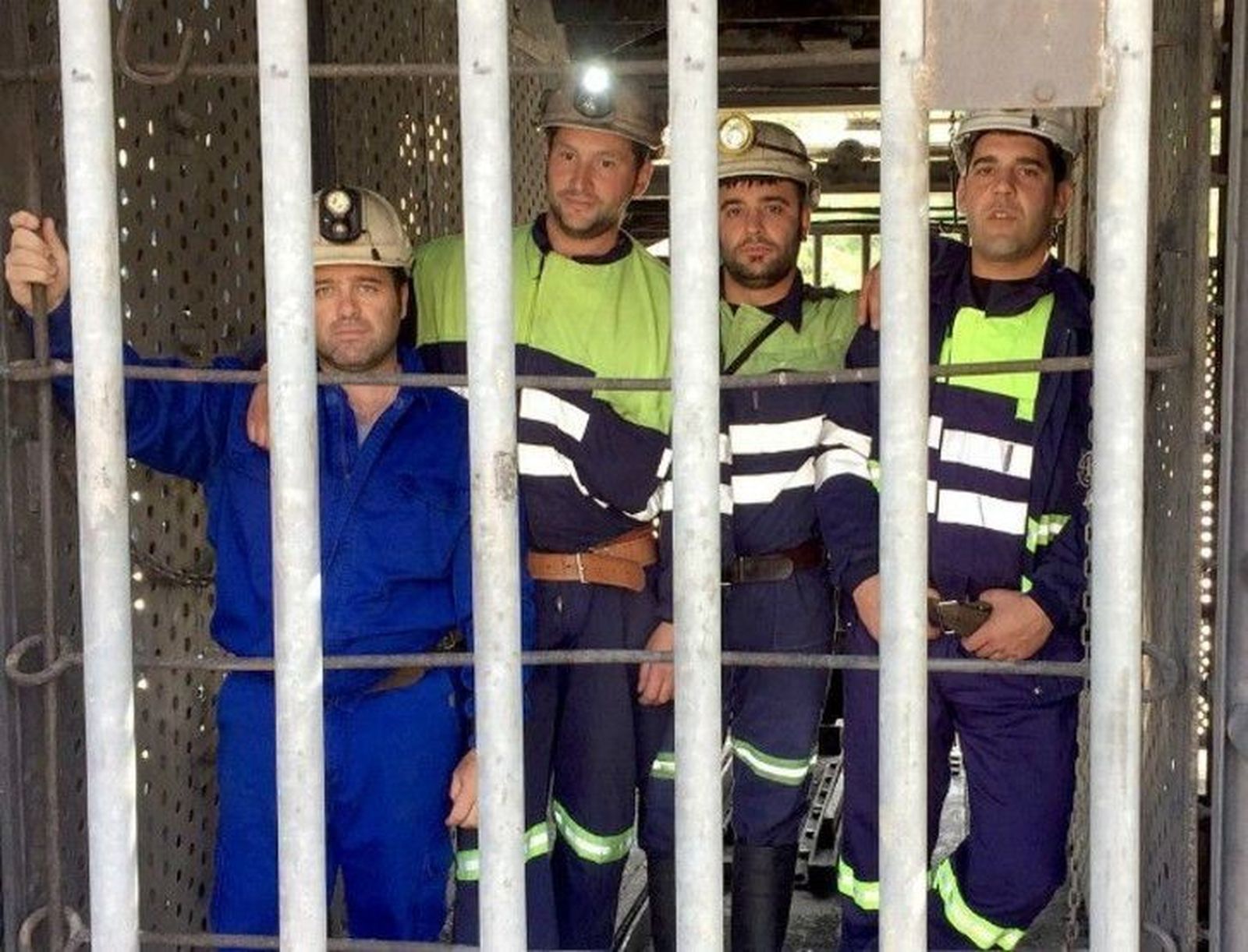 La desesperación lleva a los mineros leoneses encerrados a comenzar una huelga de hambre