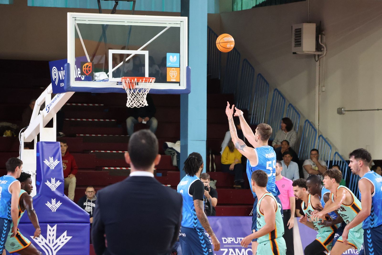 GALERÍA | El CB Zamora recibe en el Ángel Nieto al Basket Mallorca Palma en busca de la victoria