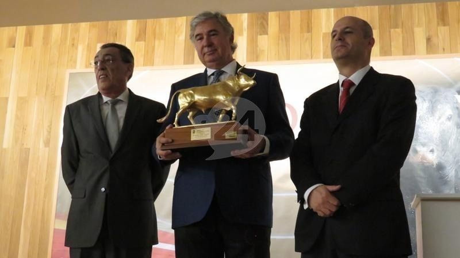 La ganadería de Montalvo recibe el 'Toro de Oro'