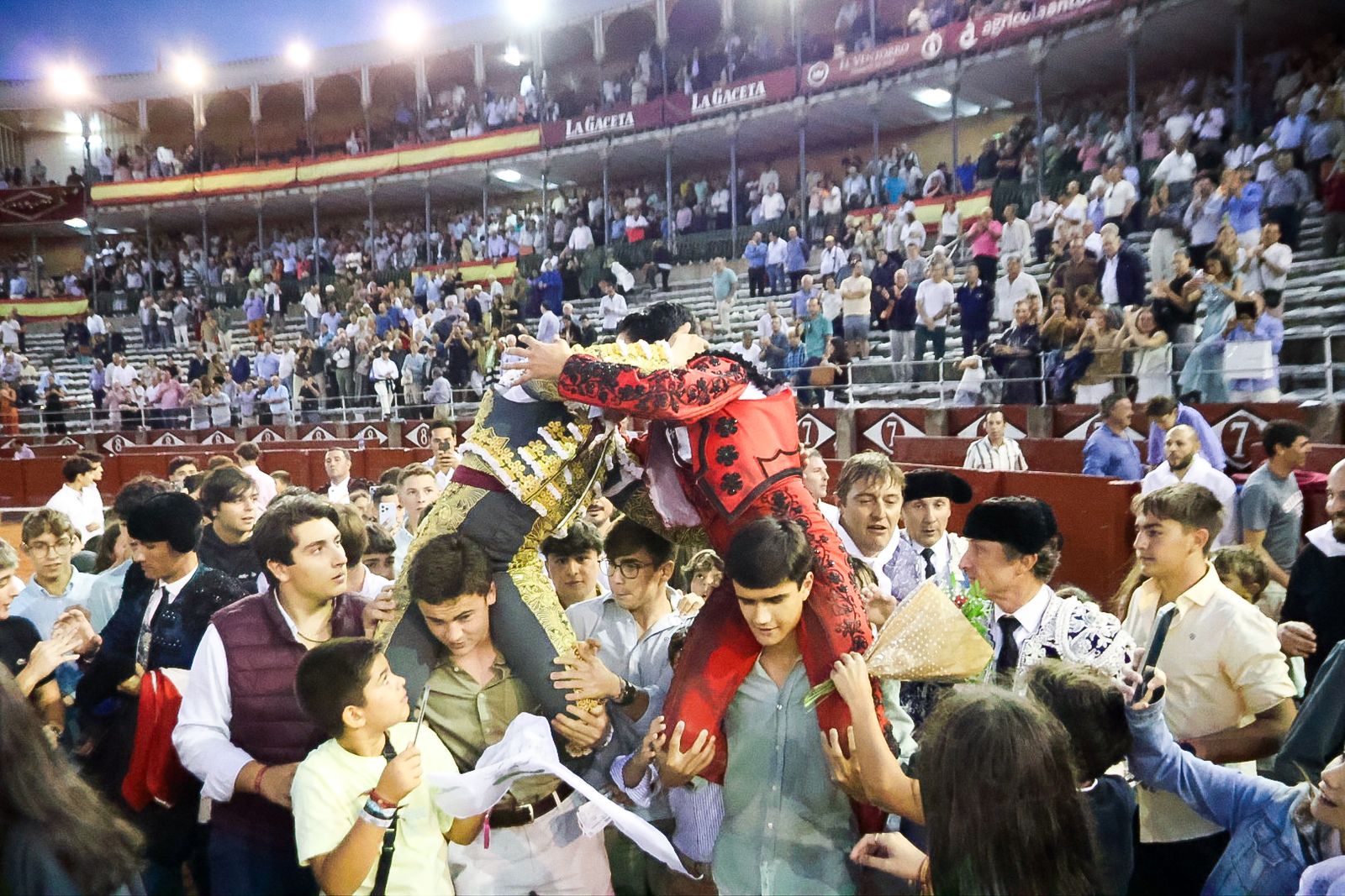 Ismael Martín y Marco Pérez salen a hombros de La Glorieta