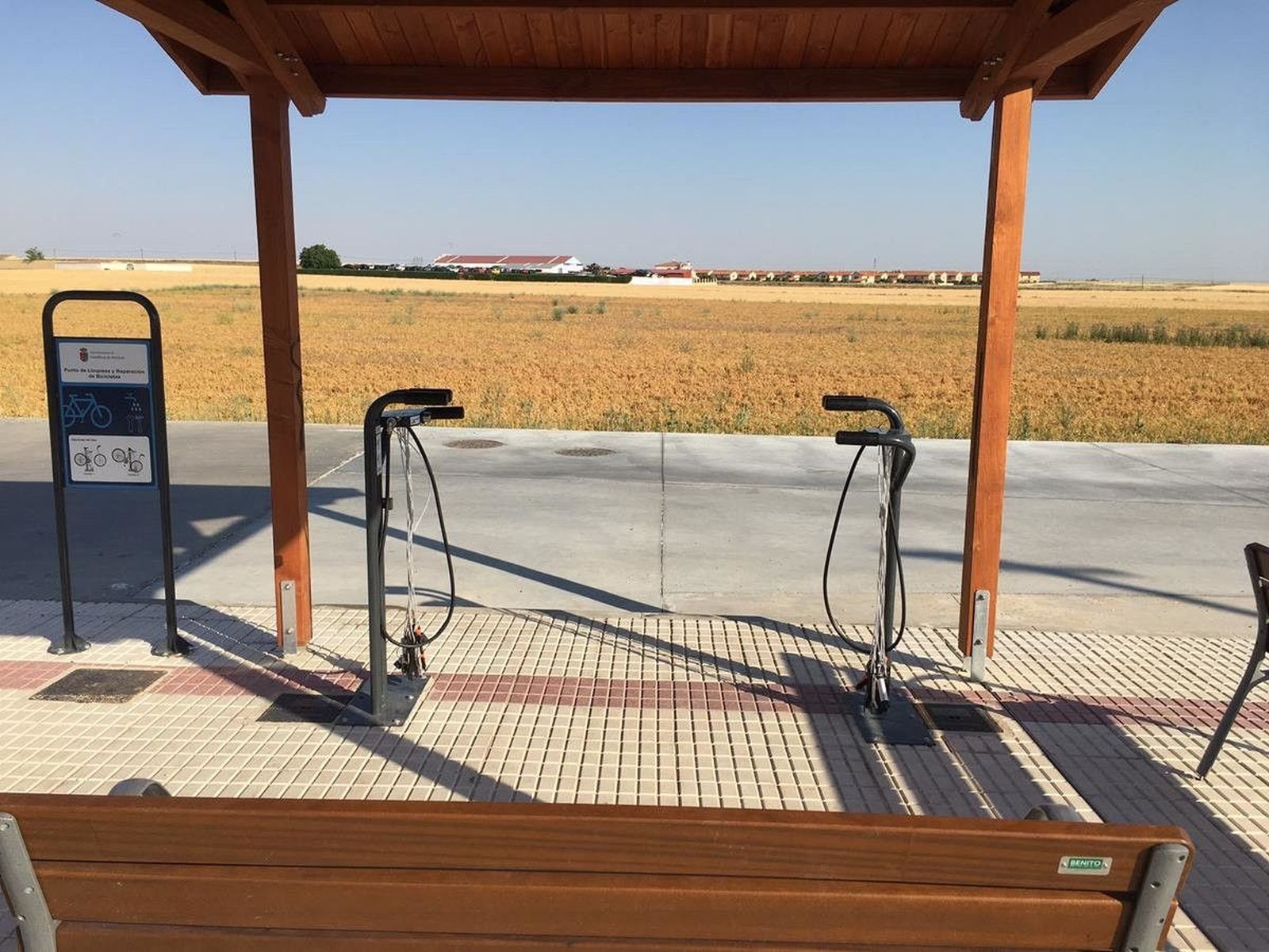 Castellanos pone en marcha siete rutas BTT y el novedoso bici-box