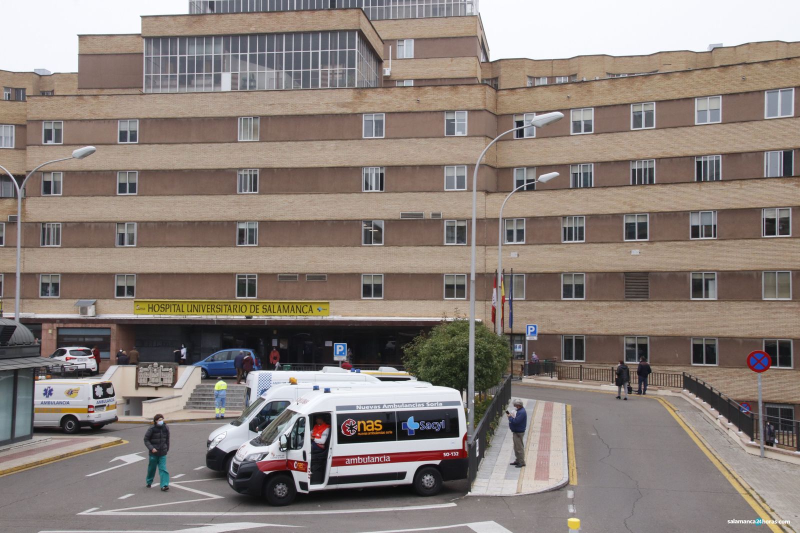 El Hospital de Salamanca es el único de la región que mantiene la UCI en riesgo bajo de casos COVID