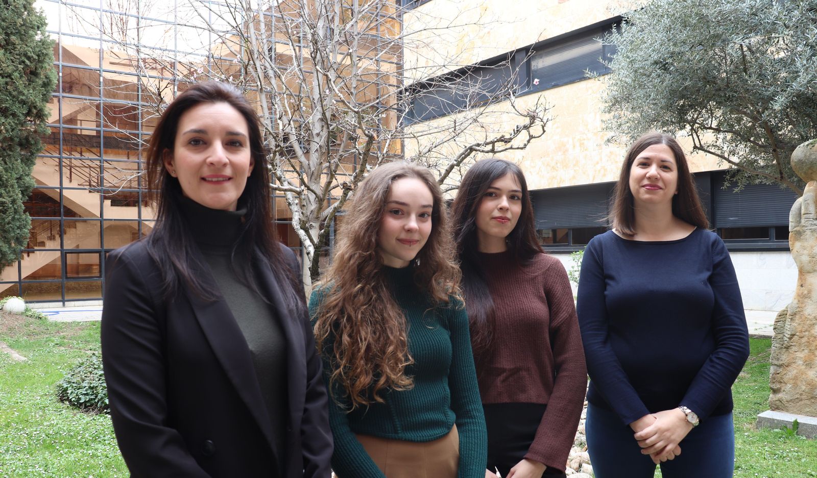 Equipo cualitativo del proyecto USAL. En orden, de izquierda a derecha, Nazaret Gallego, Ana Crespo, Alba Teresa González y Estrella Montes