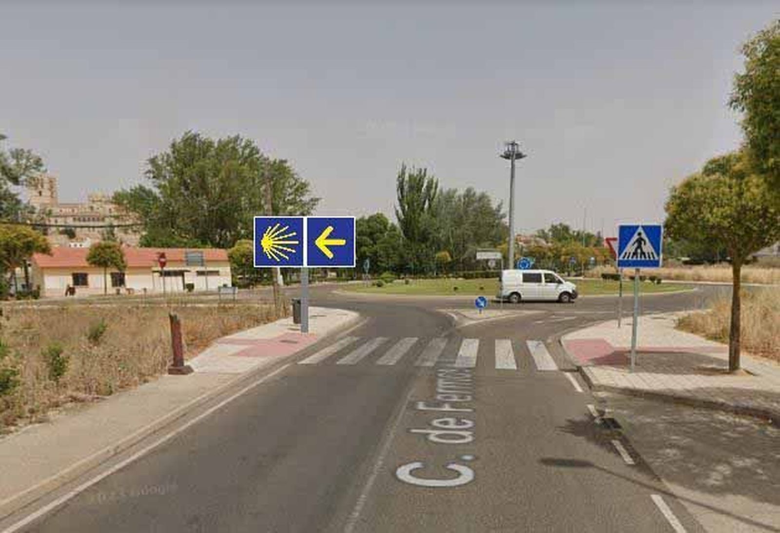 Posible señalización jacobea en la calle de Fermoselle, en Zamora.