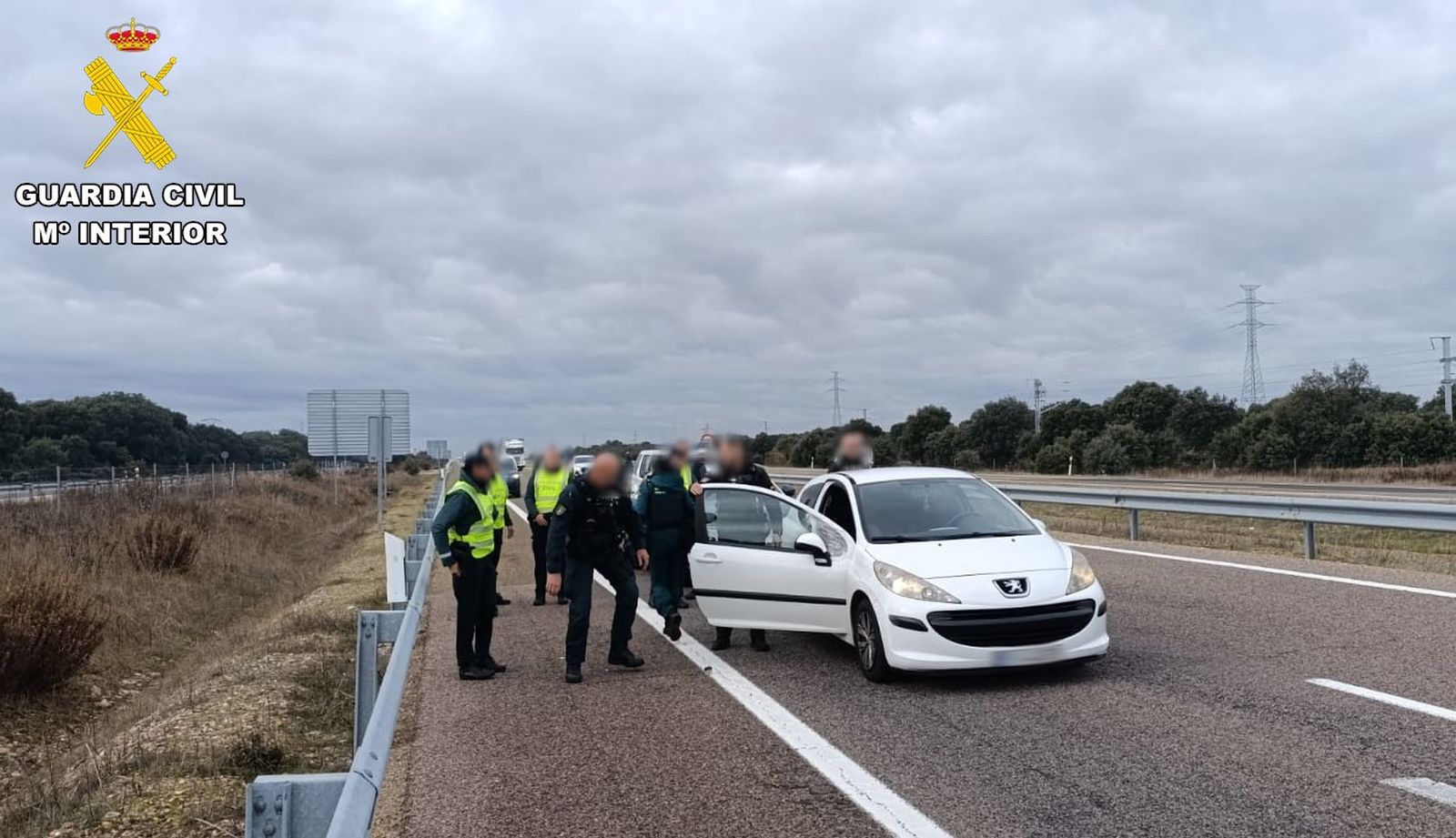 La Guardia Civil detiene a dos varones por tráfico de drogas tras huir de un control en Ciudad Rodrigo (2)