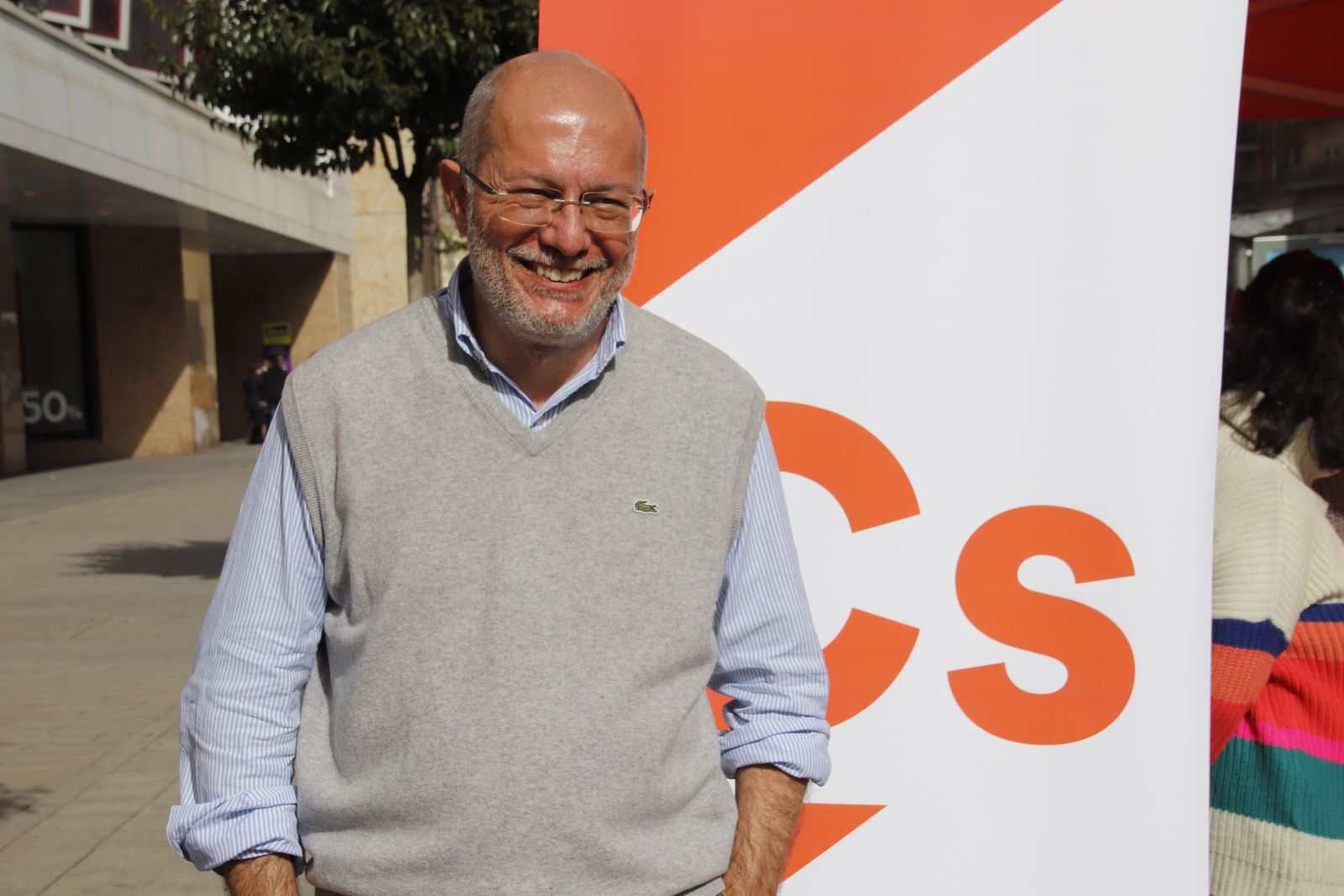 Francisco Igea y Luis Fuentes, atienden a los medios de comunicación en la carpa de Ciudadanos