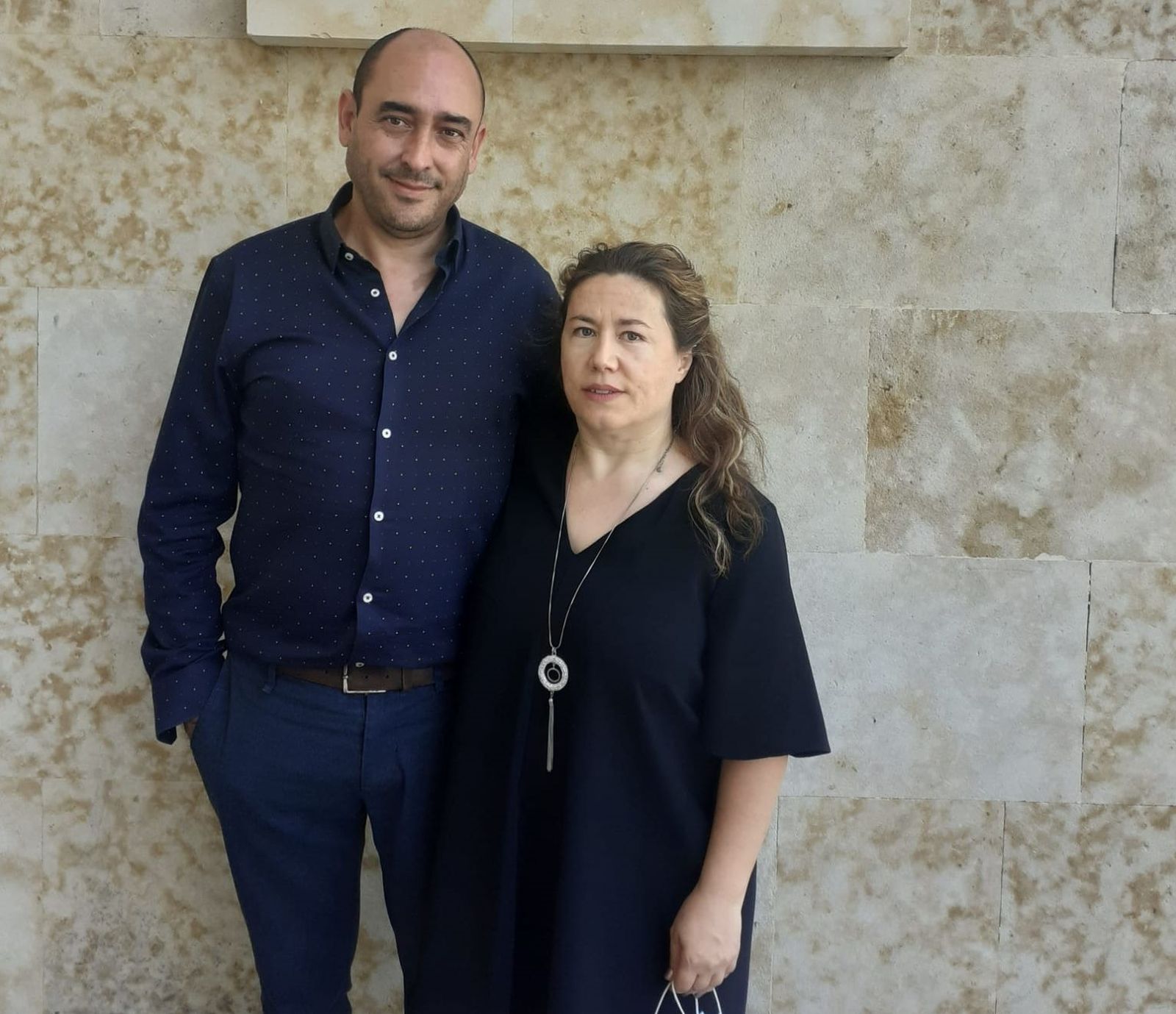 Efrén y Susana llevan dos años acogiendo a menores tutelados por la Junta