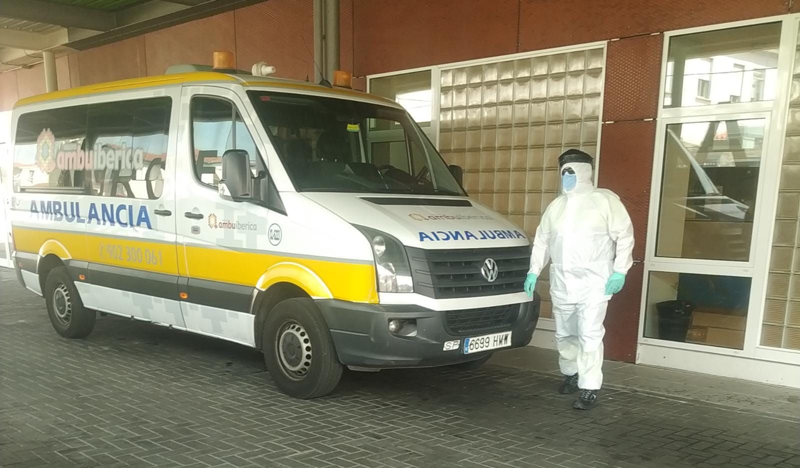 Ambulancia a las puertas de Urgencias en tiempos de Covid