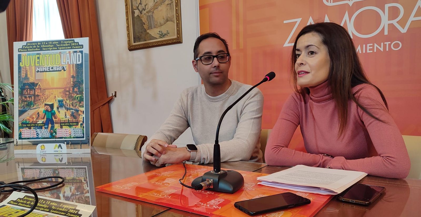 La concejala de Juventud, Sara de la Higuera, y Alberto Alonso